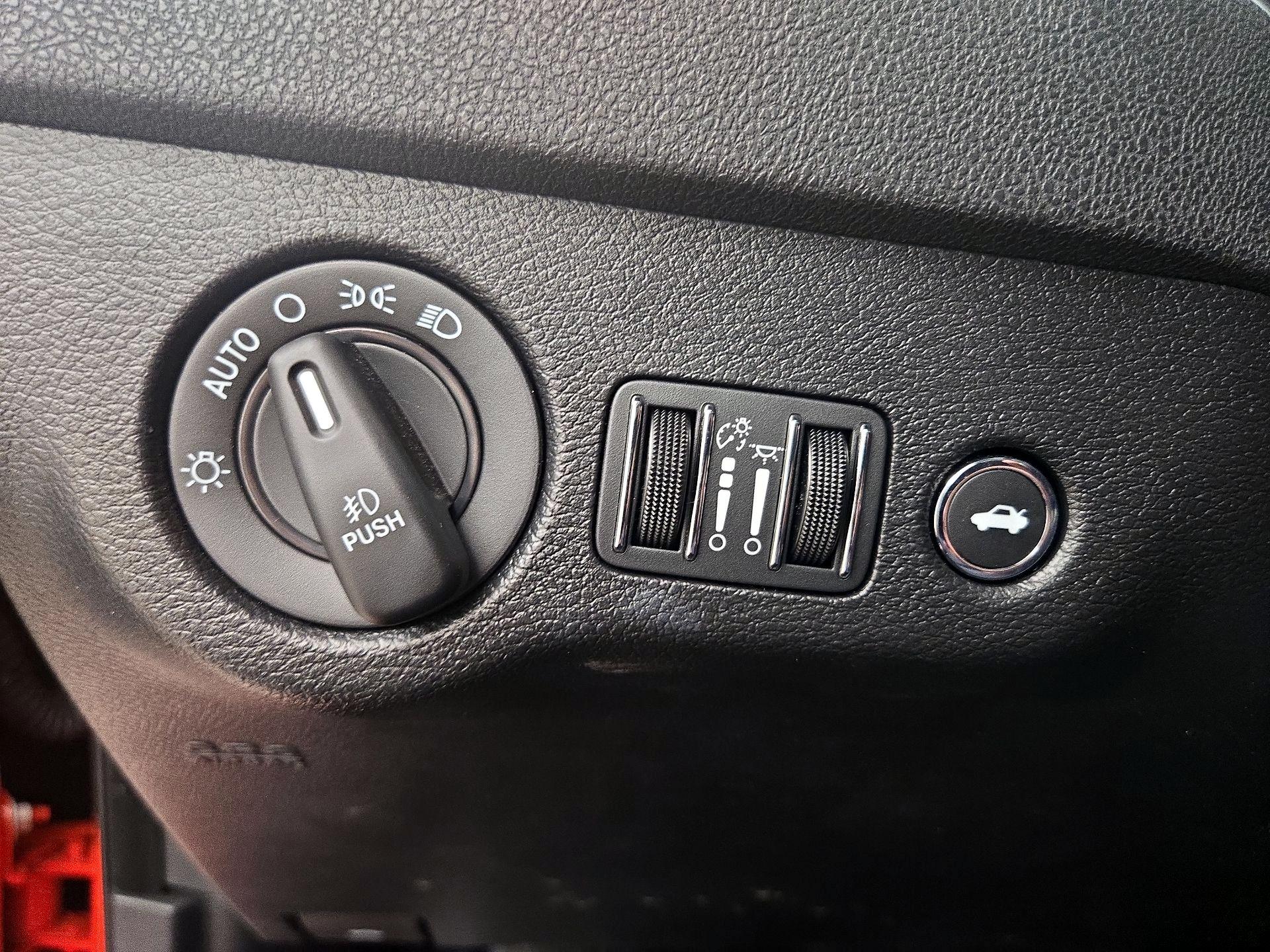 Thumbnail: 2020 Dodge Charger - 13