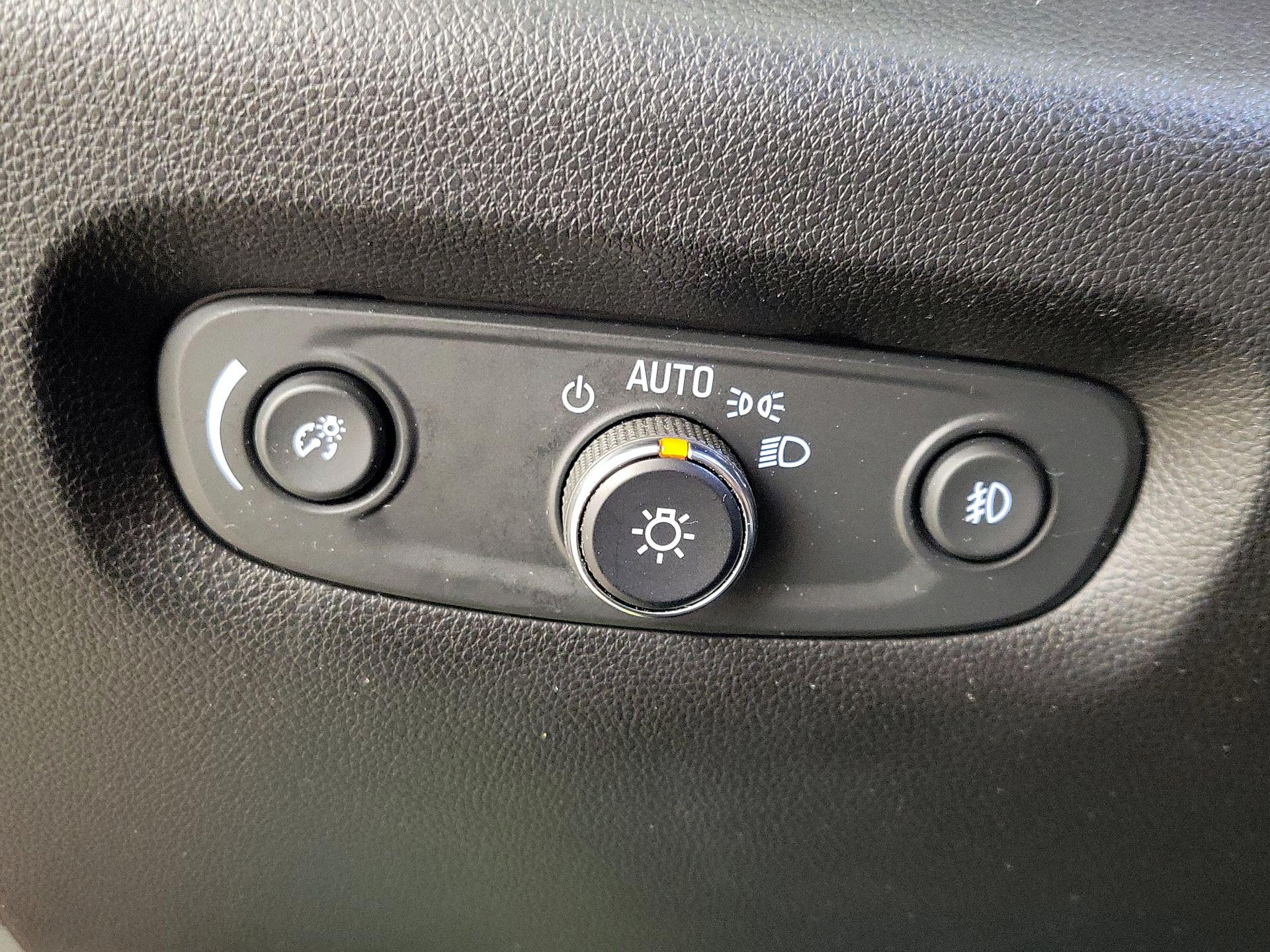 Thumbnail: 2018 Chevrolet Traverse - 13