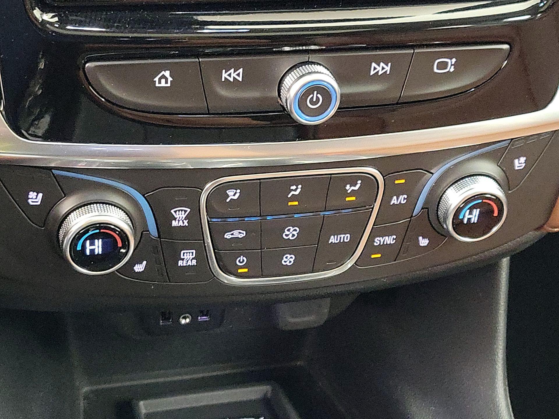 Thumbnail: 2018 Chevrolet Traverse - 17