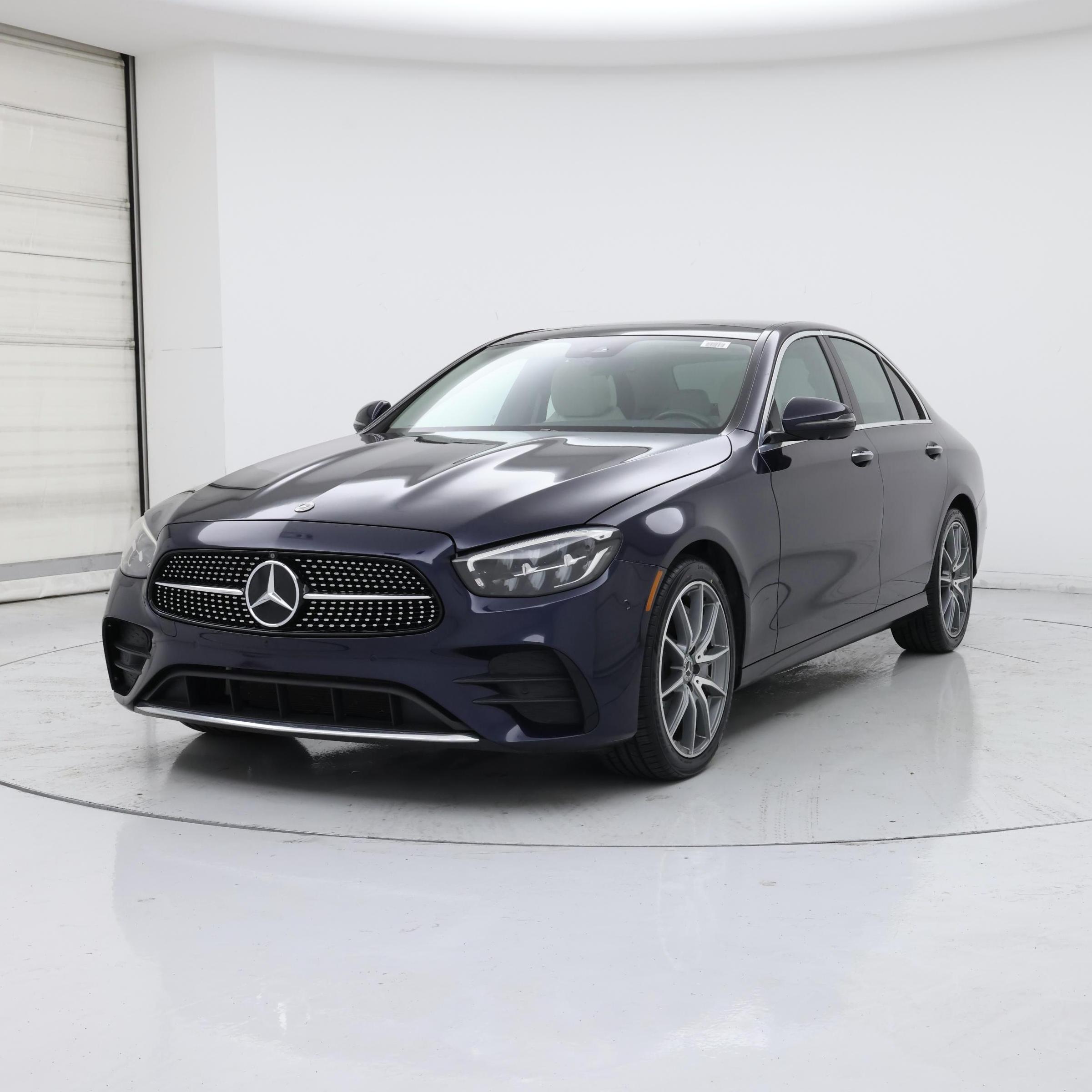 Thumbnail: 2021 Mercedes-Benz E-Class - 4