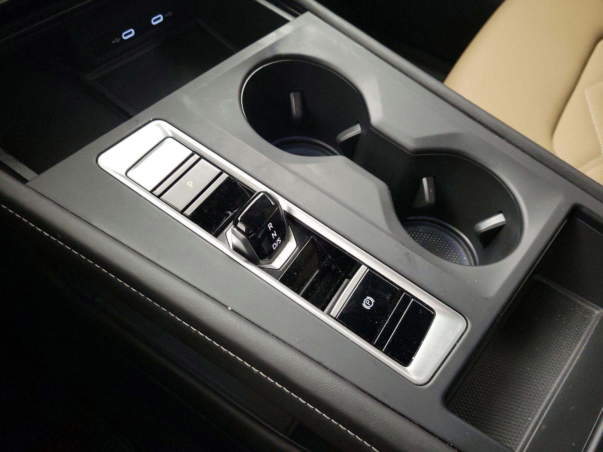 Thumbnail: 2024 Volkswagen Atlas - 17