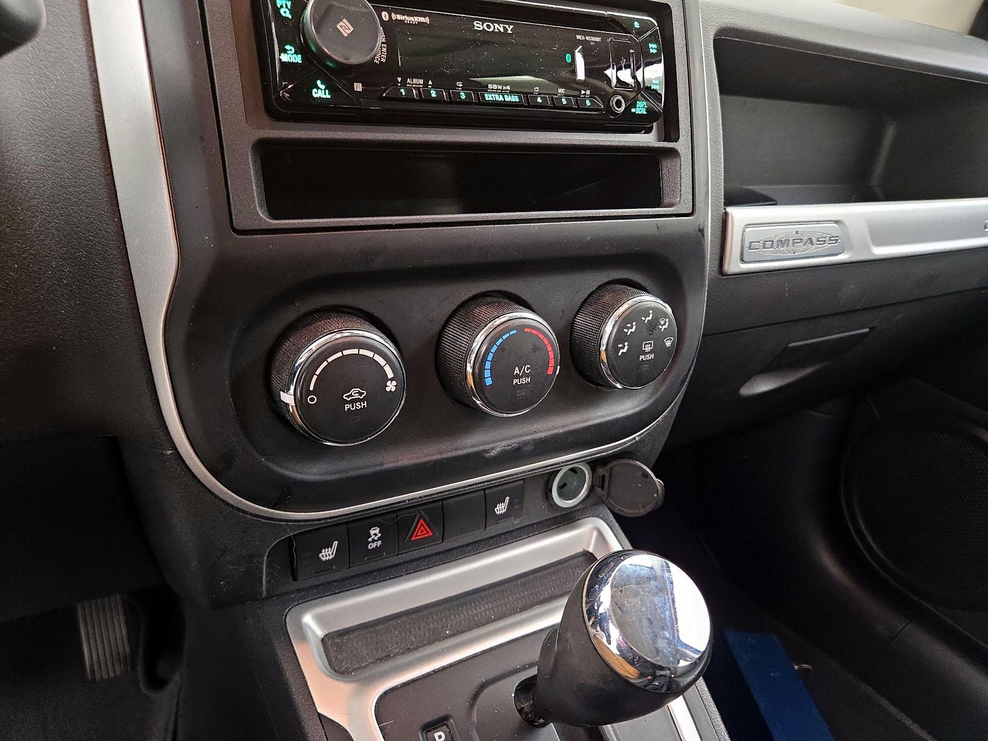 Thumbnail: 2016 Jeep Compass - 14