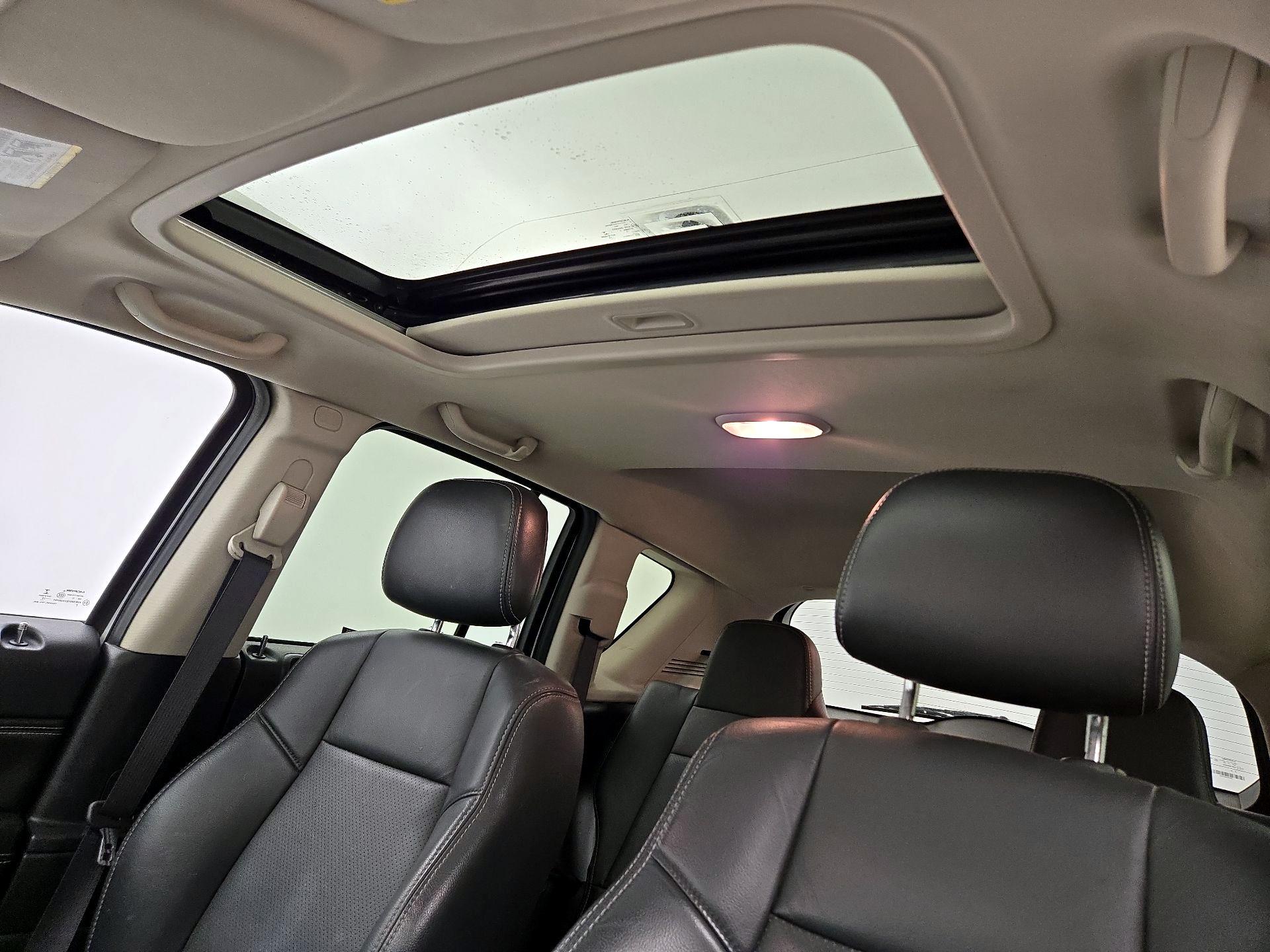 Thumbnail: 2016 Jeep Compass - 17