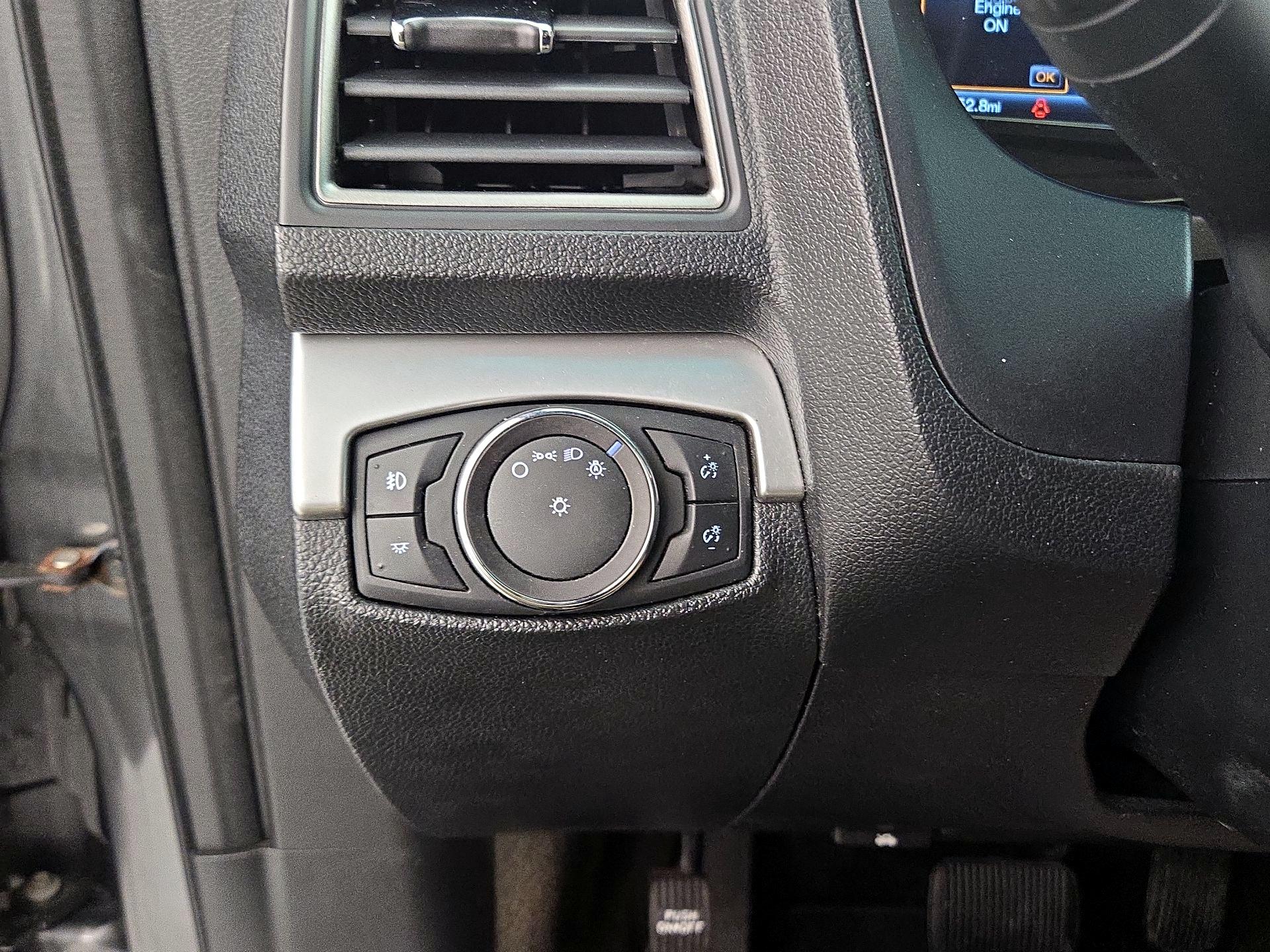 Thumbnail: 2016 Ford Explorer - 13