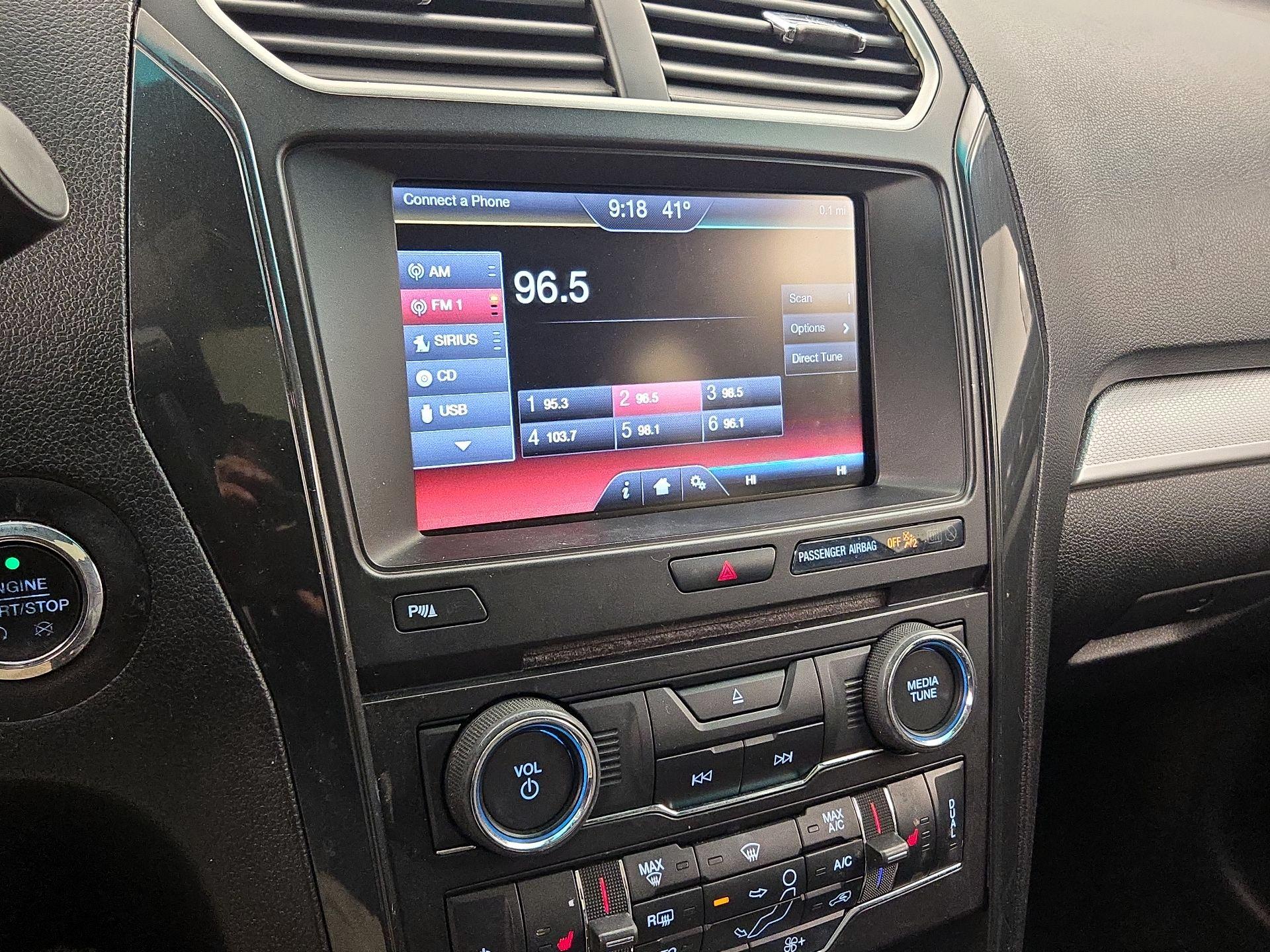 Thumbnail: 2016 Ford Explorer - 15