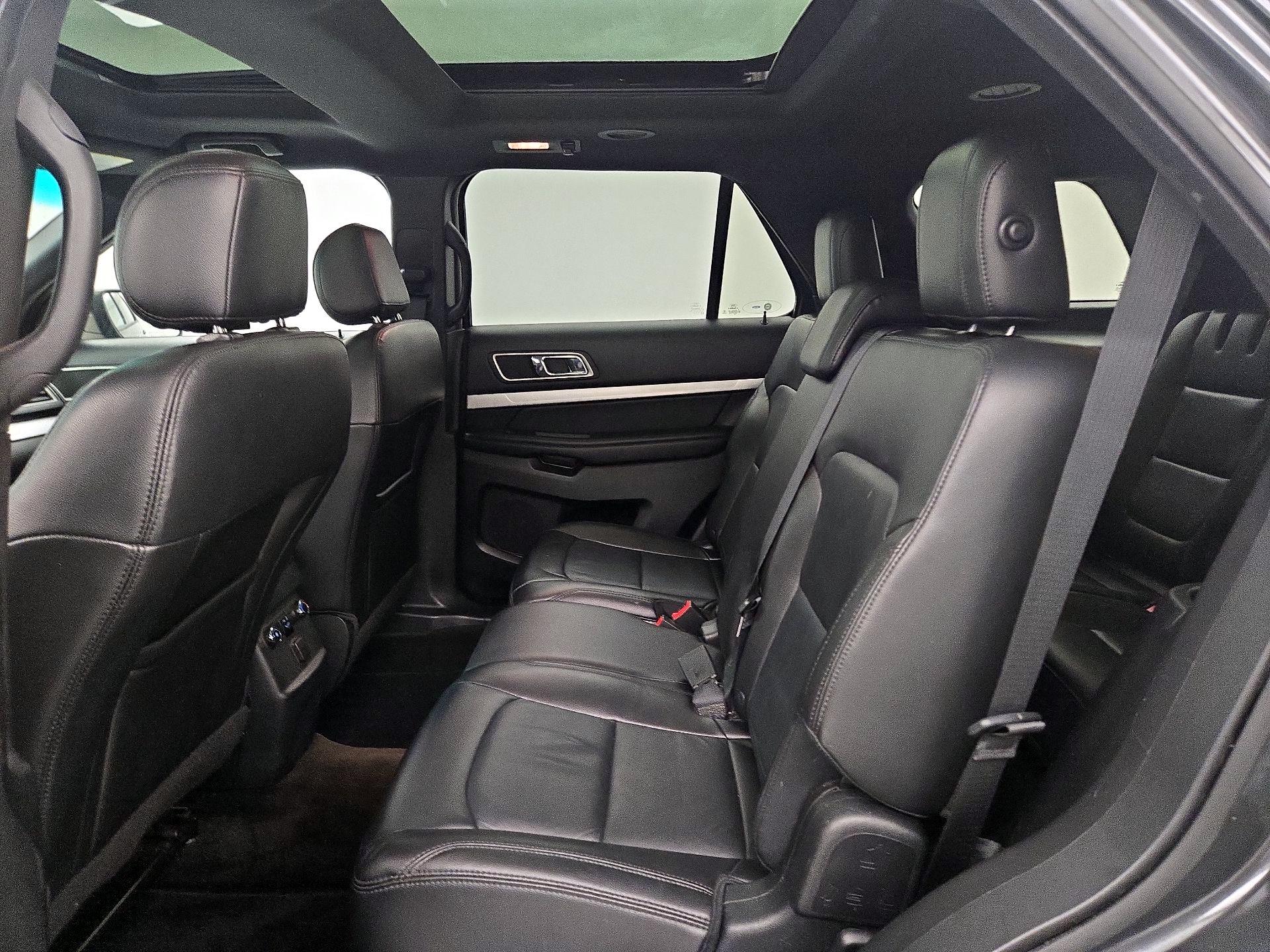 Thumbnail: 2016 Ford Explorer - 20