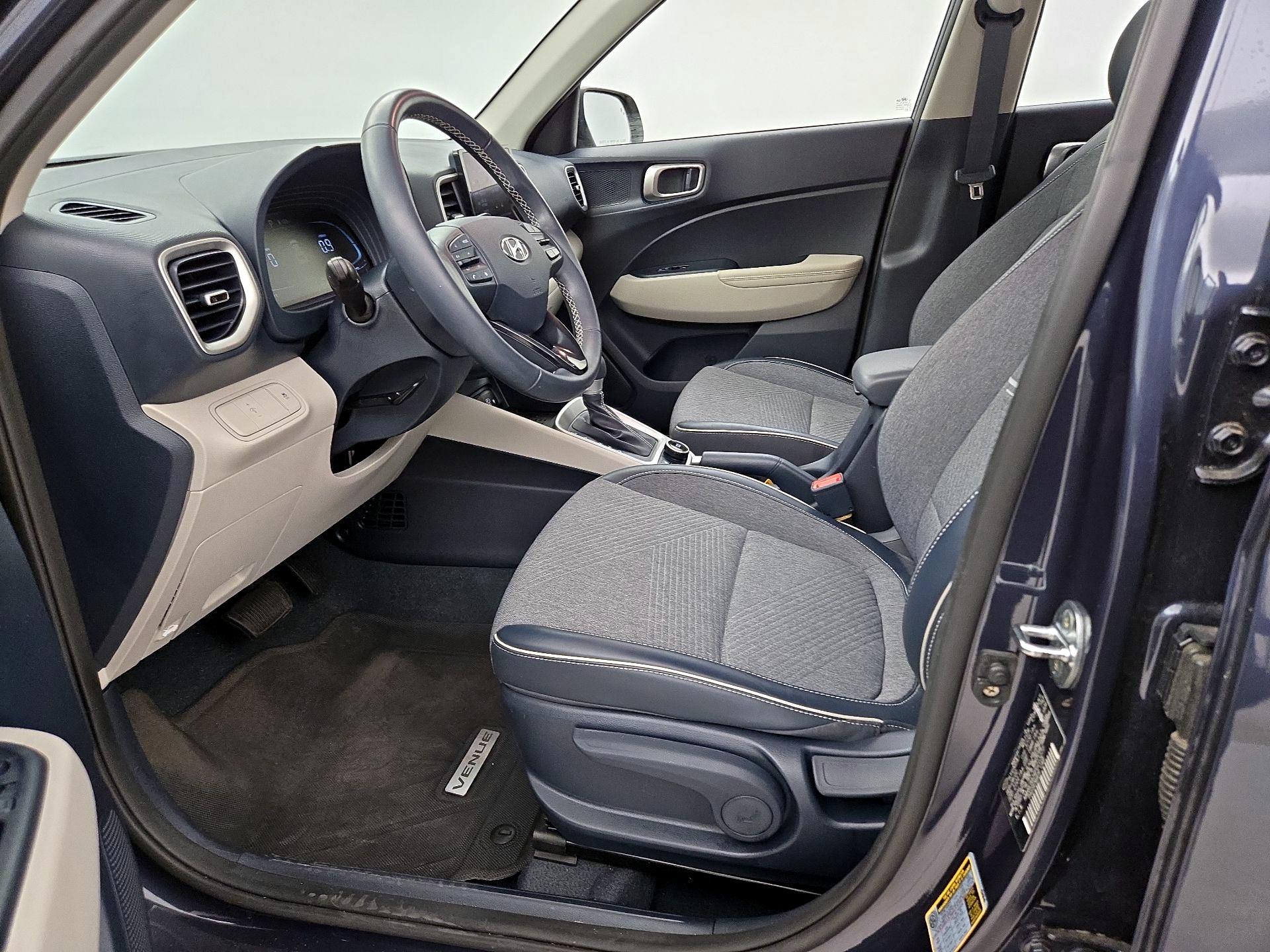 Thumbnail: 2023 Hyundai Venue - 11