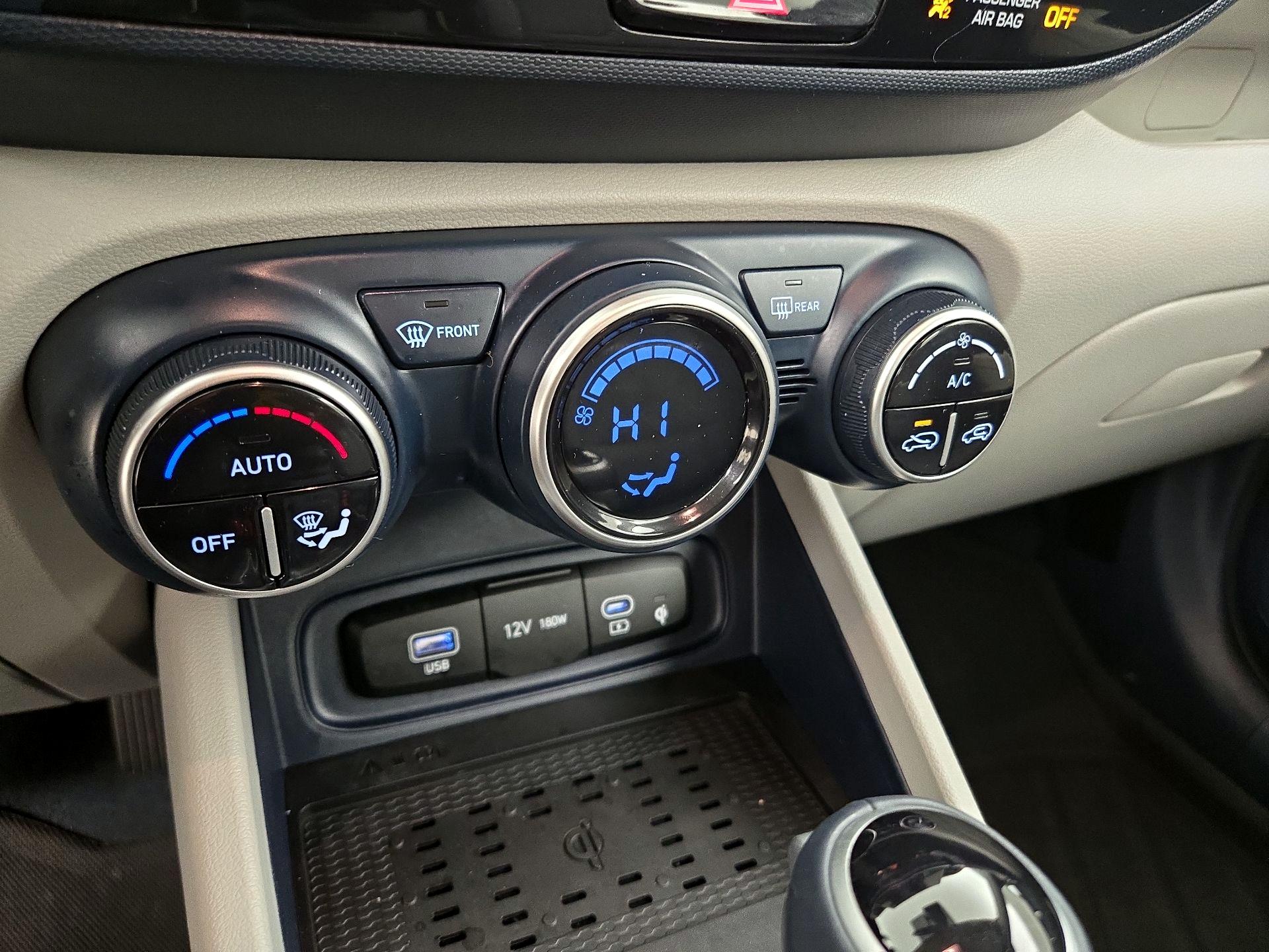 Thumbnail: 2023 Hyundai Venue - 17