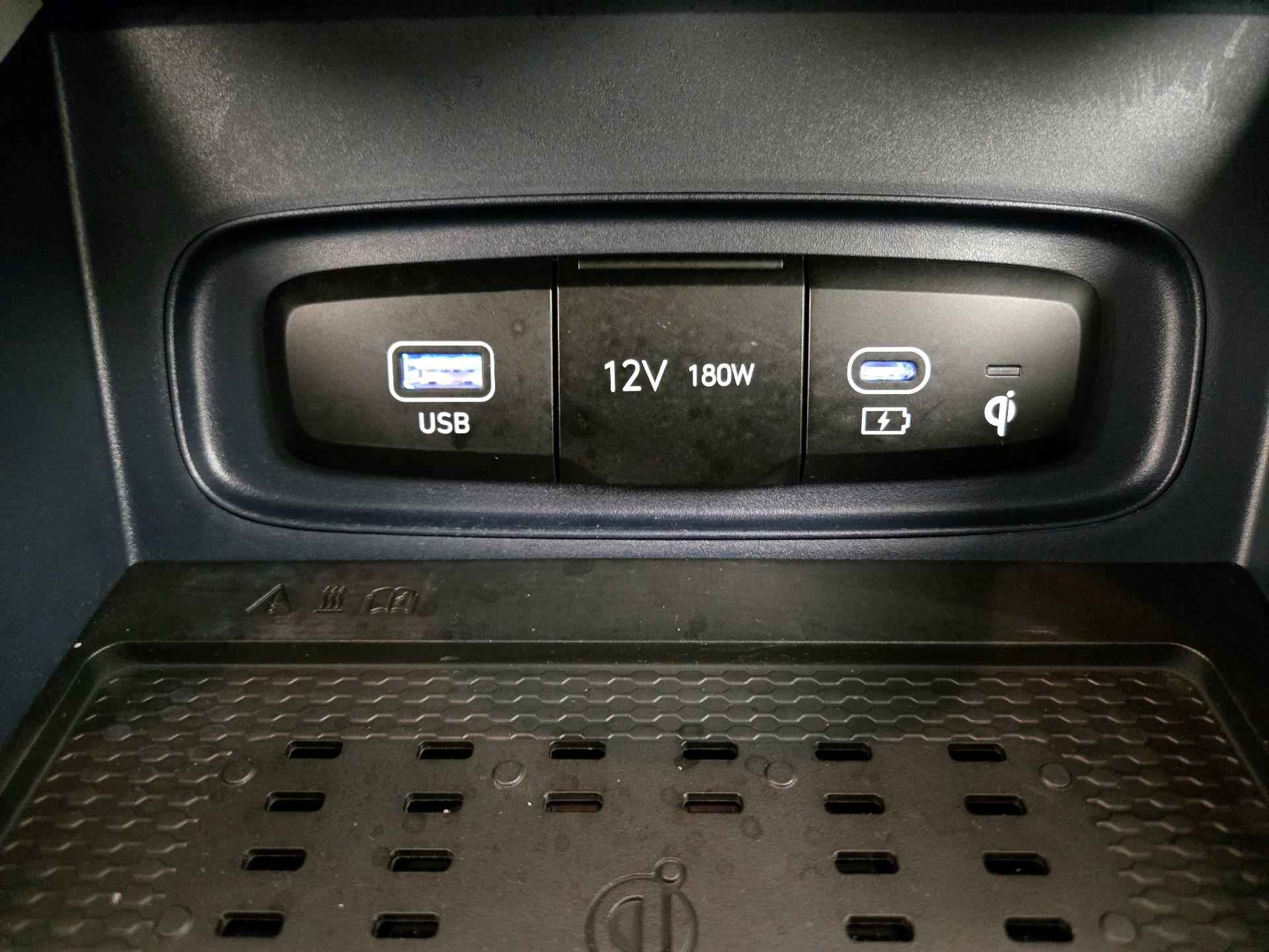 Thumbnail: 2023 Hyundai Venue - 19