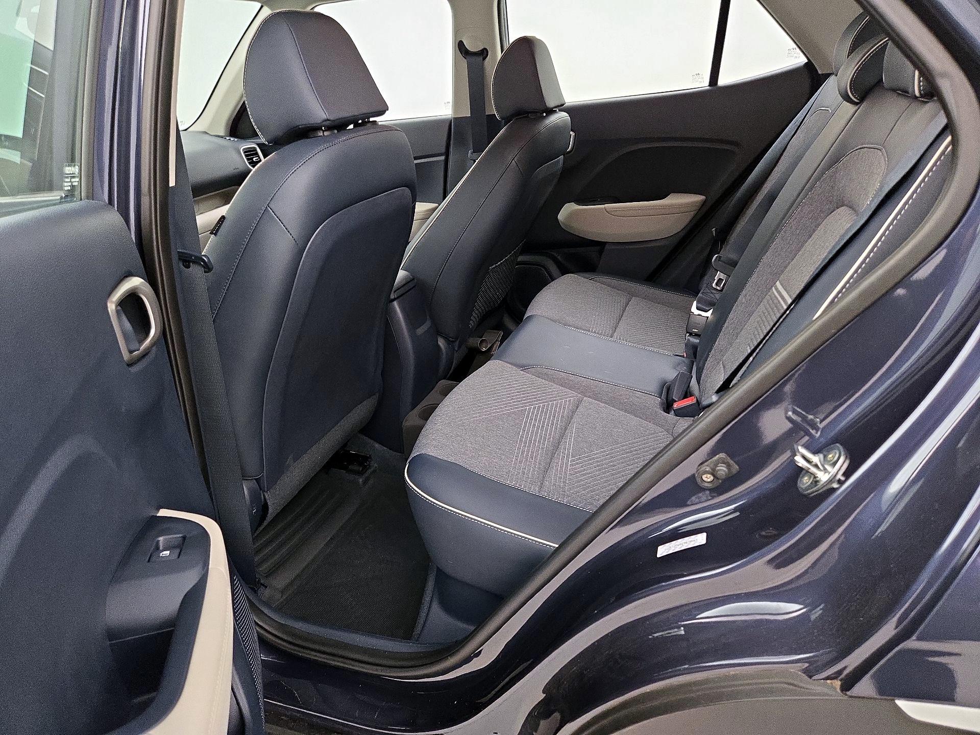 Thumbnail: 2023 Hyundai Venue - 20