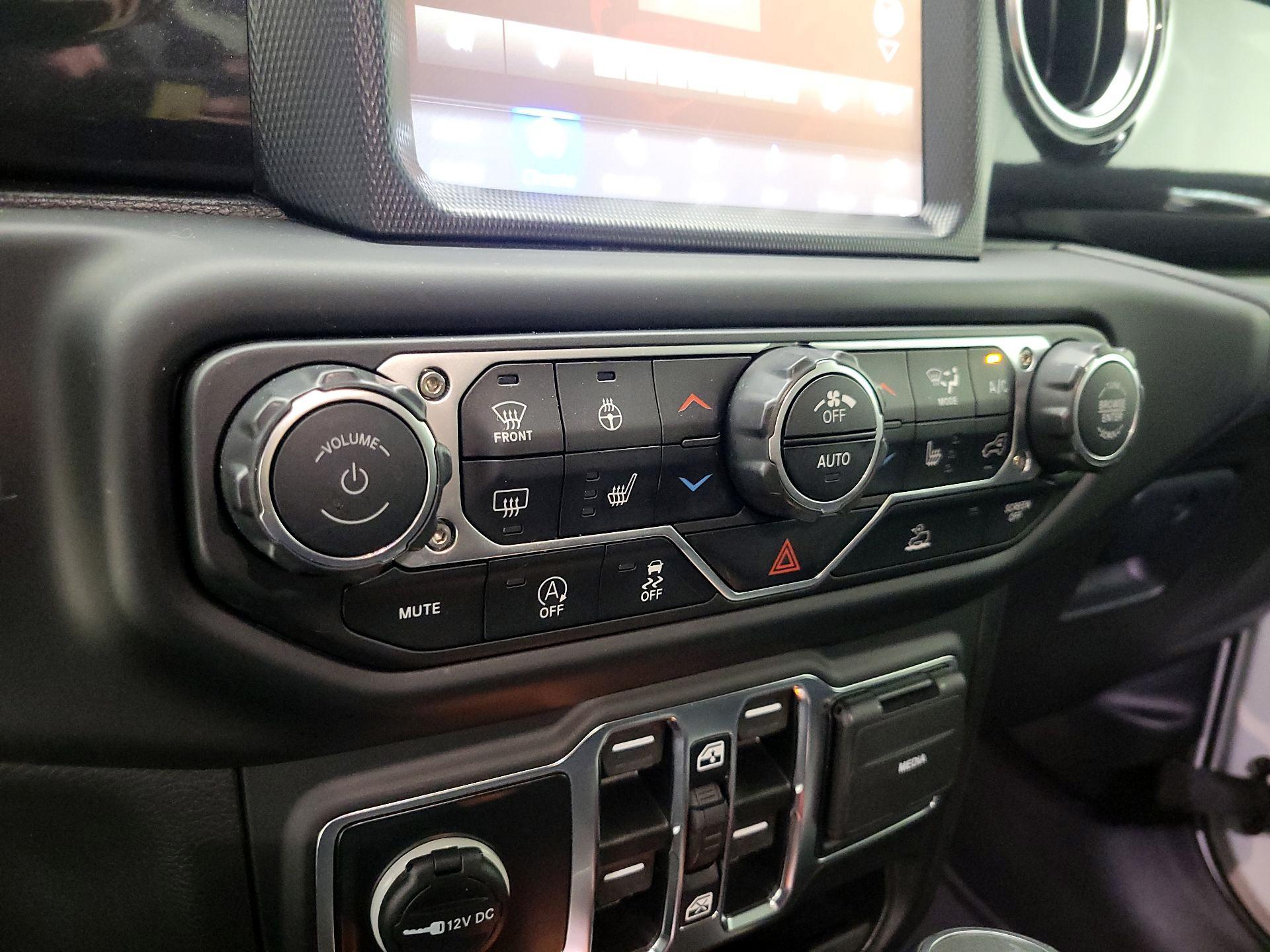 Thumbnail: 2023 Jeep Wrangler - 17