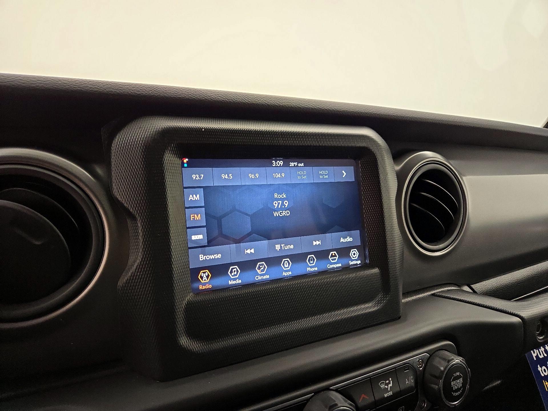 Thumbnail: 2022 Jeep Wrangler - 15