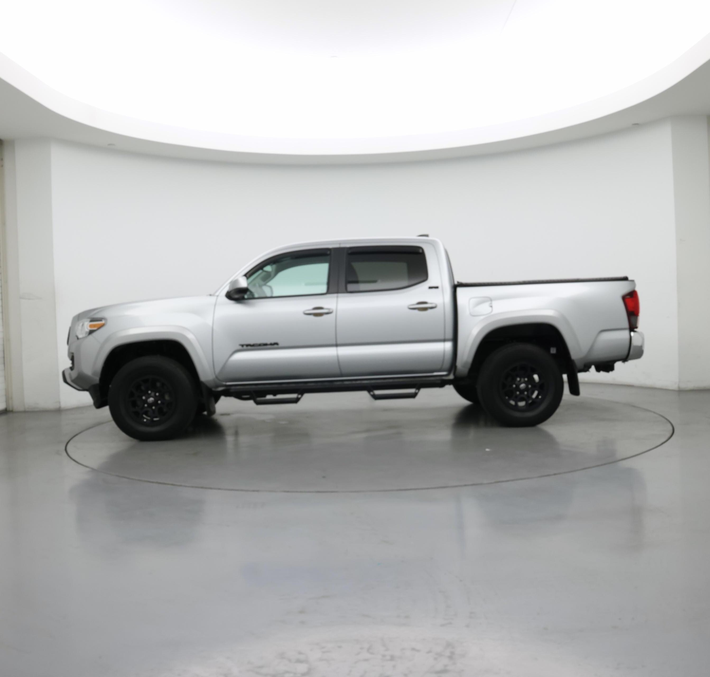 Thumbnail: 2022 Toyota Tacoma - 3