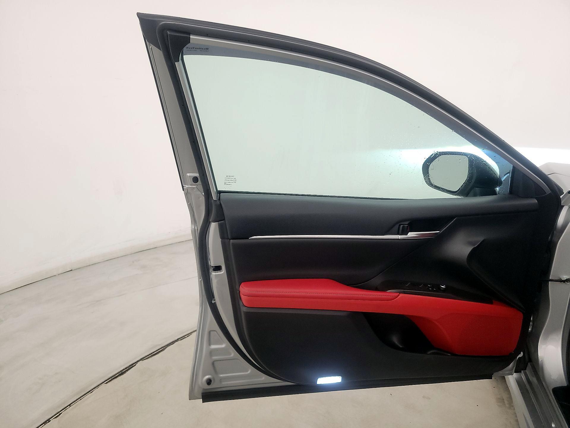 Thumbnail: 2022 Toyota Camry - 12