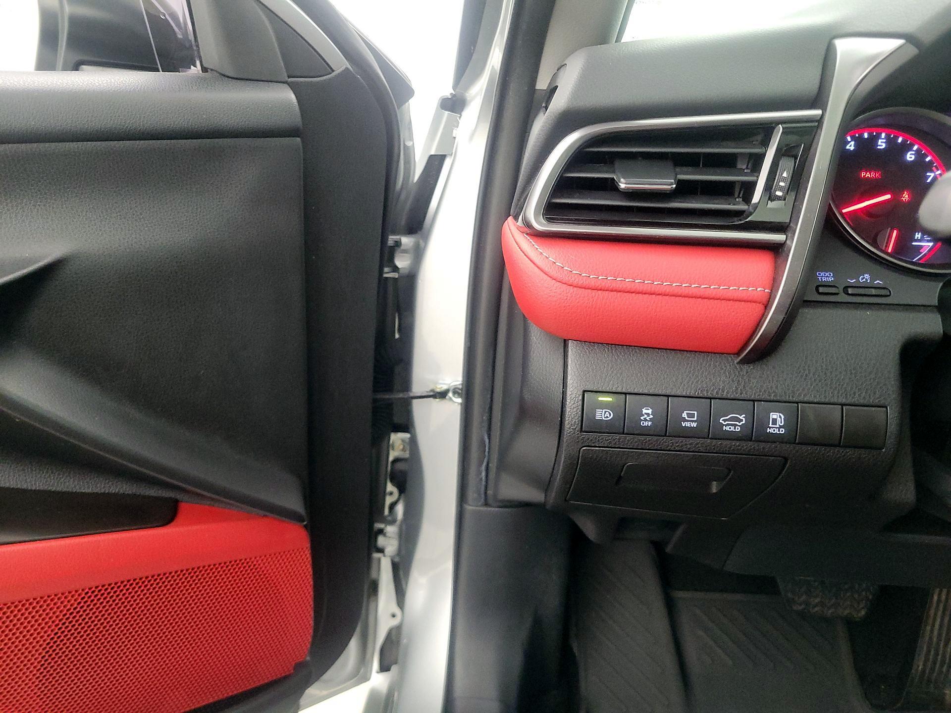 Thumbnail: 2022 Toyota Camry - 13