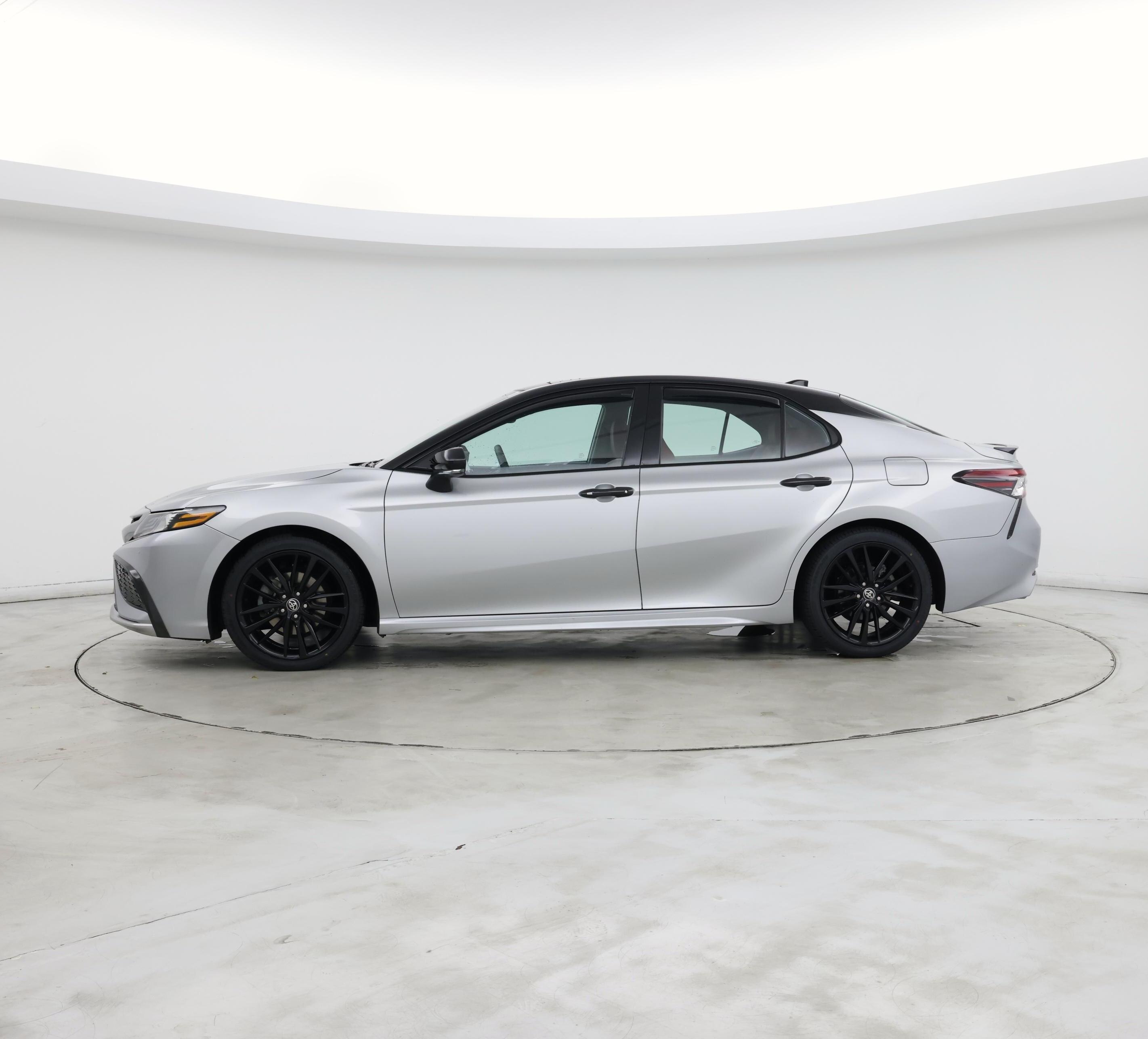 Thumbnail: 2022 Toyota Camry - 3