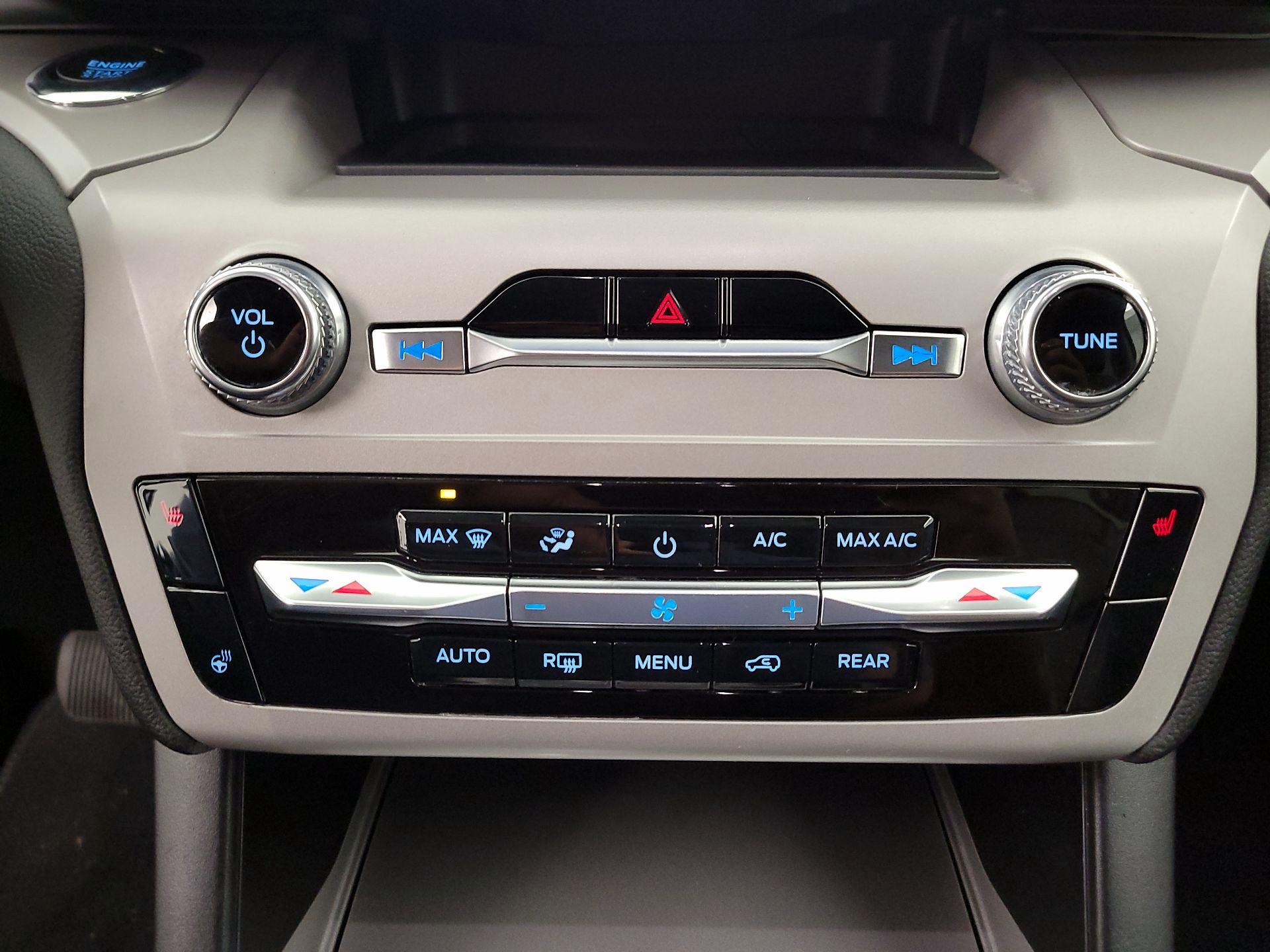 Thumbnail: 2023 Ford Explorer - 16