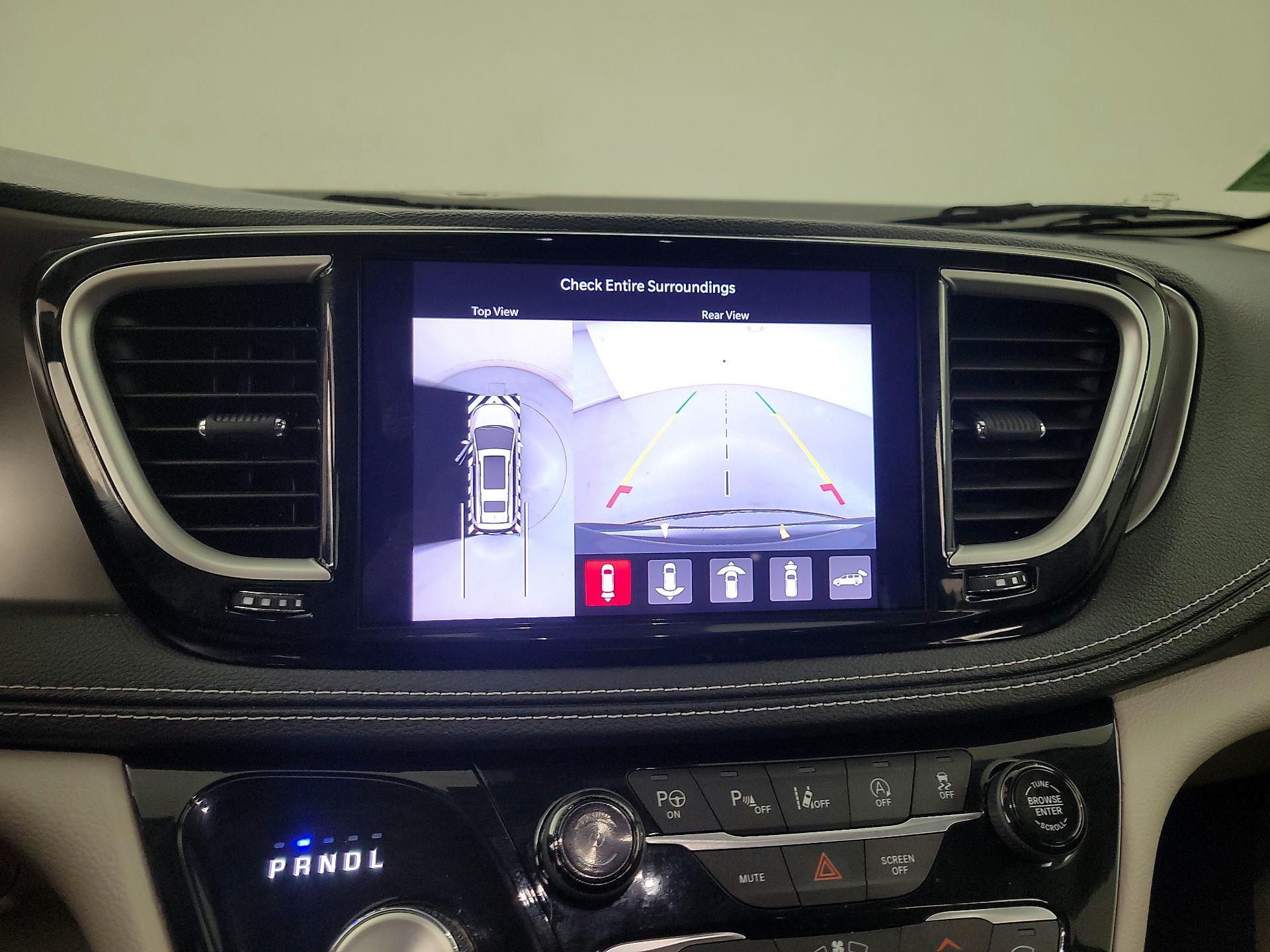 Thumbnail: 2022 Chrysler Pacifica - 15