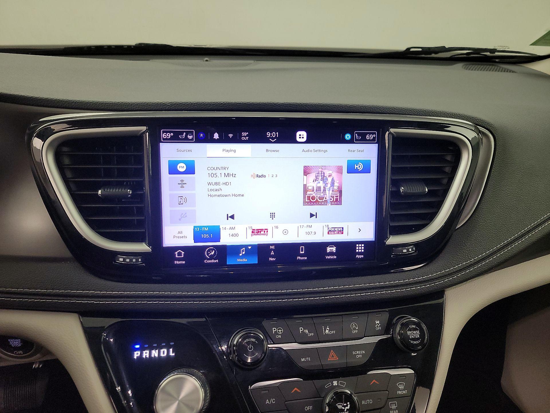 Thumbnail: 2022 Chrysler Pacifica - 16