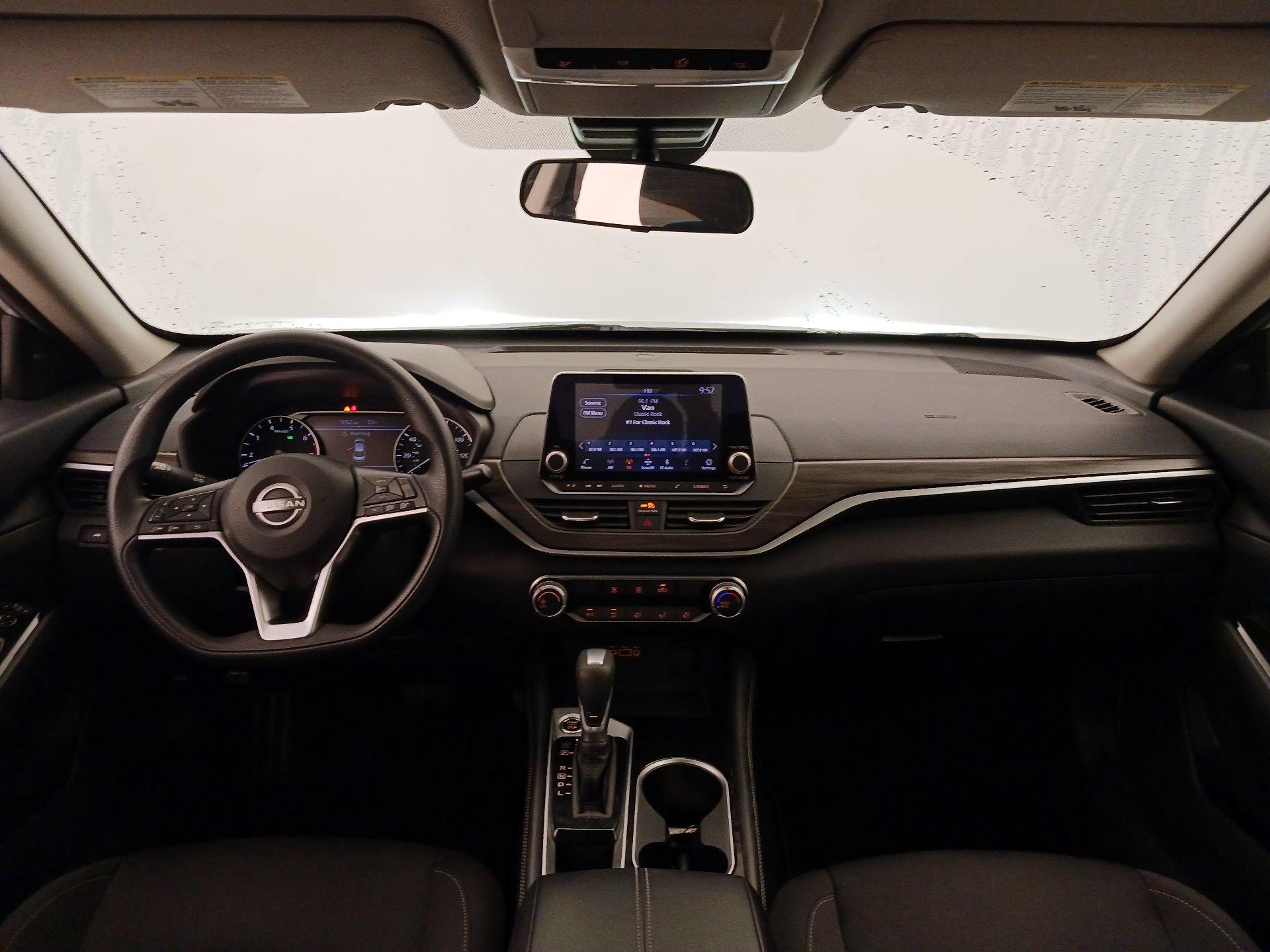 Thumbnail: 2023 Nissan Altima - 9