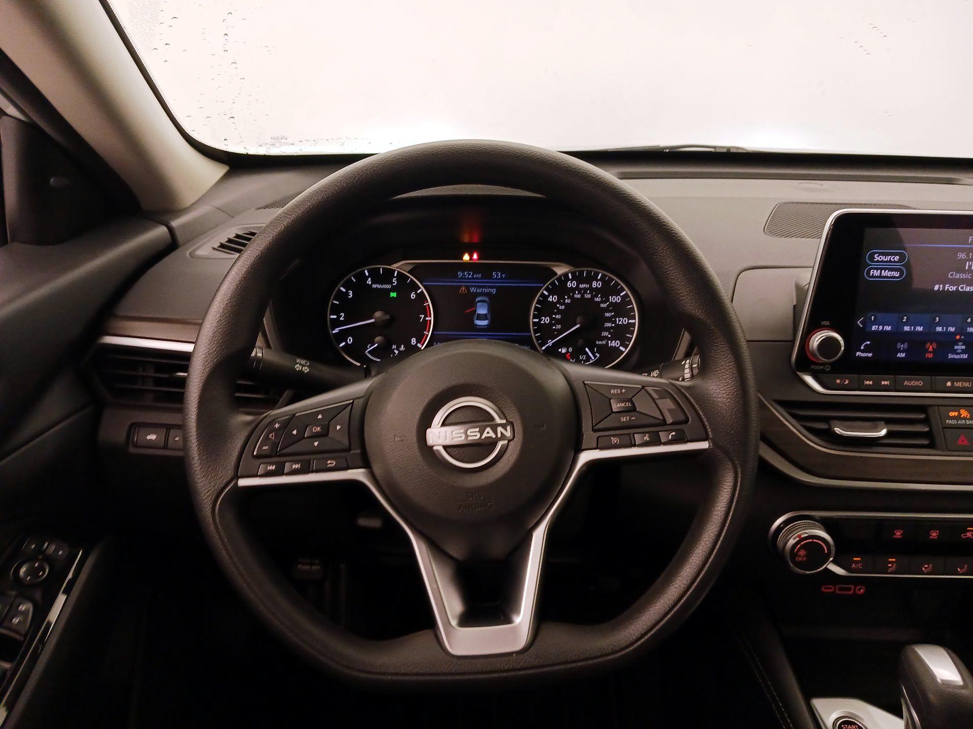 Thumbnail: 2023 Nissan Altima - 10