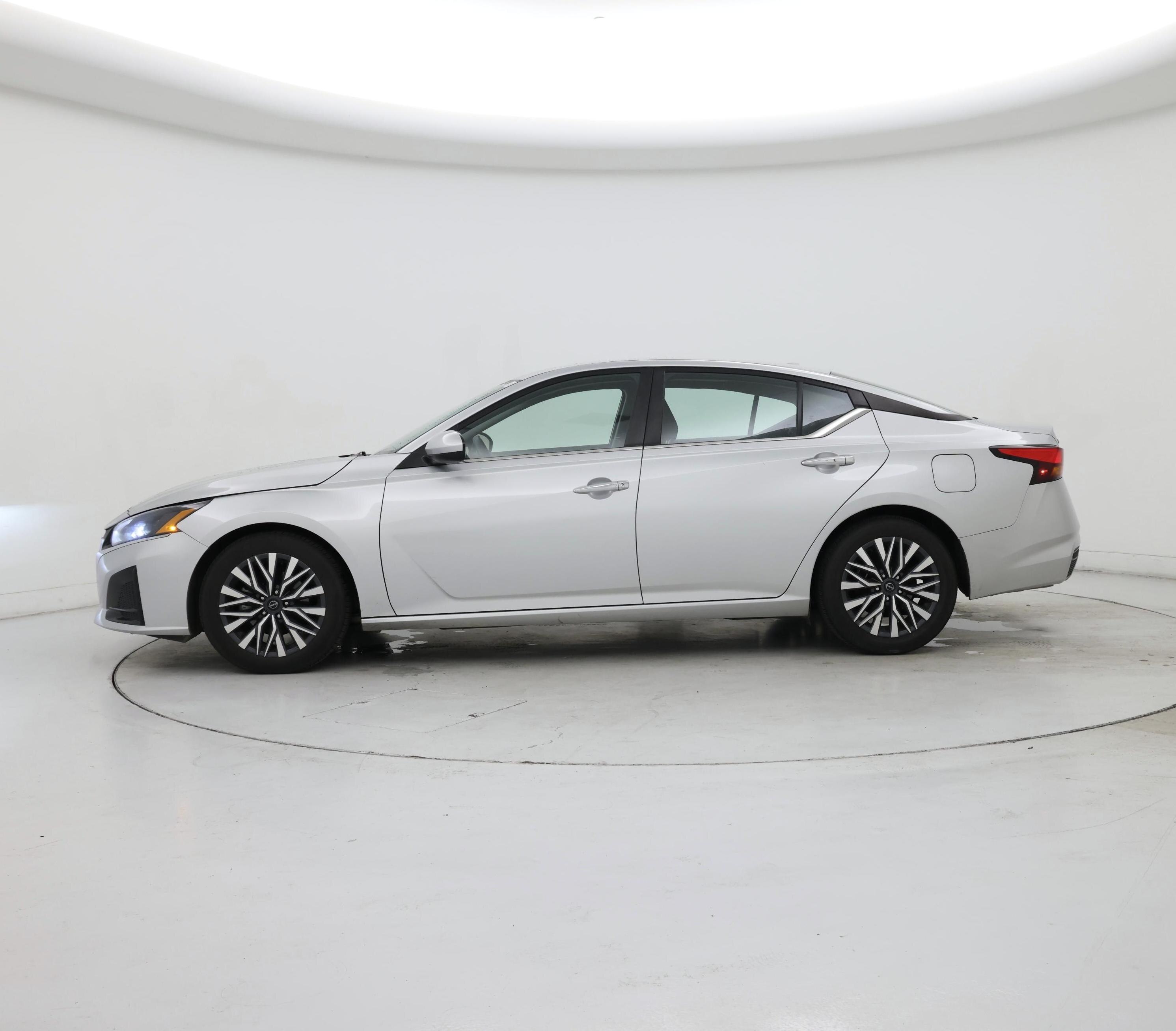 Thumbnail: 2023 Nissan Altima - 3