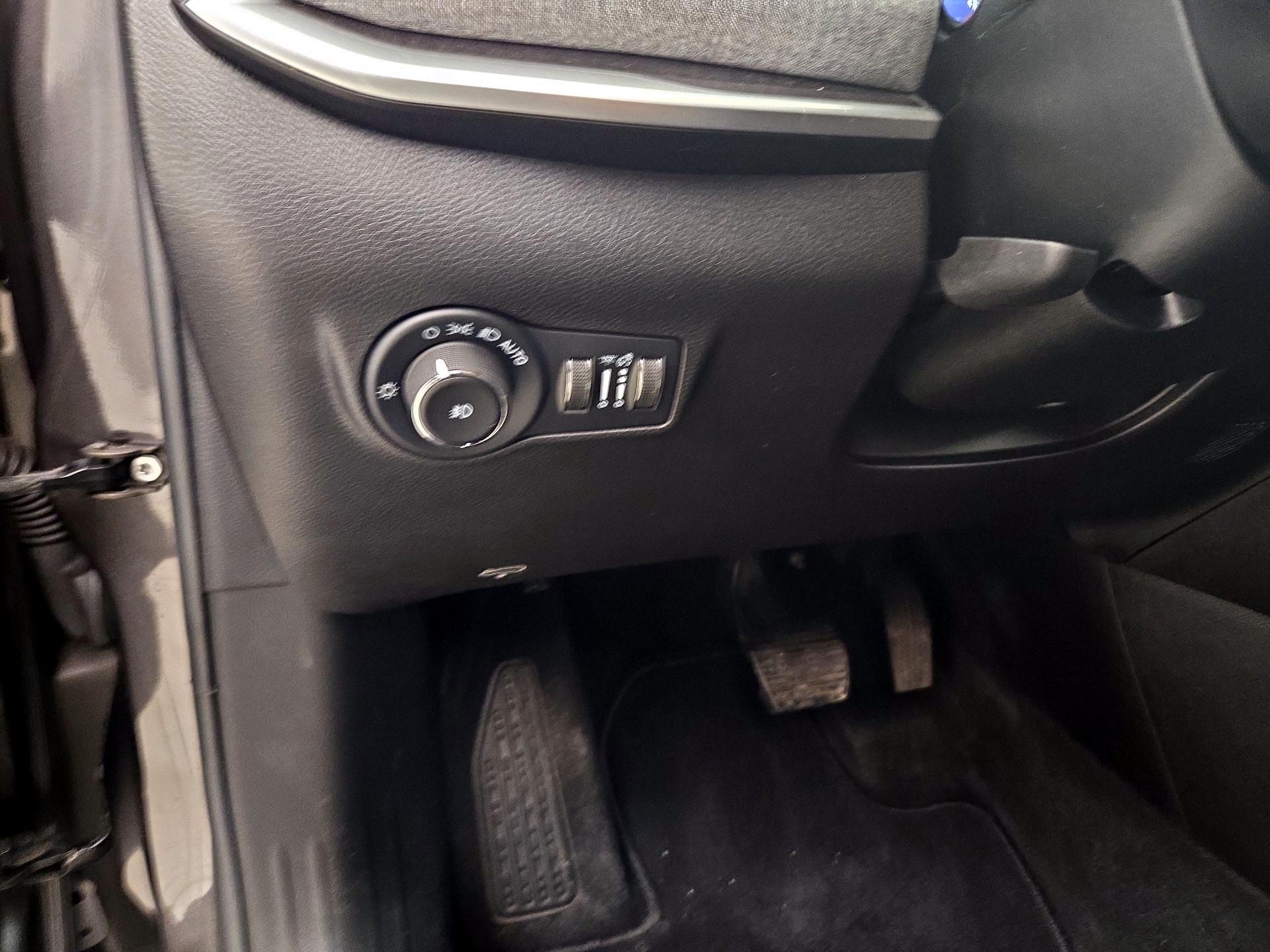 Thumbnail: 2022 Jeep Compass - 13