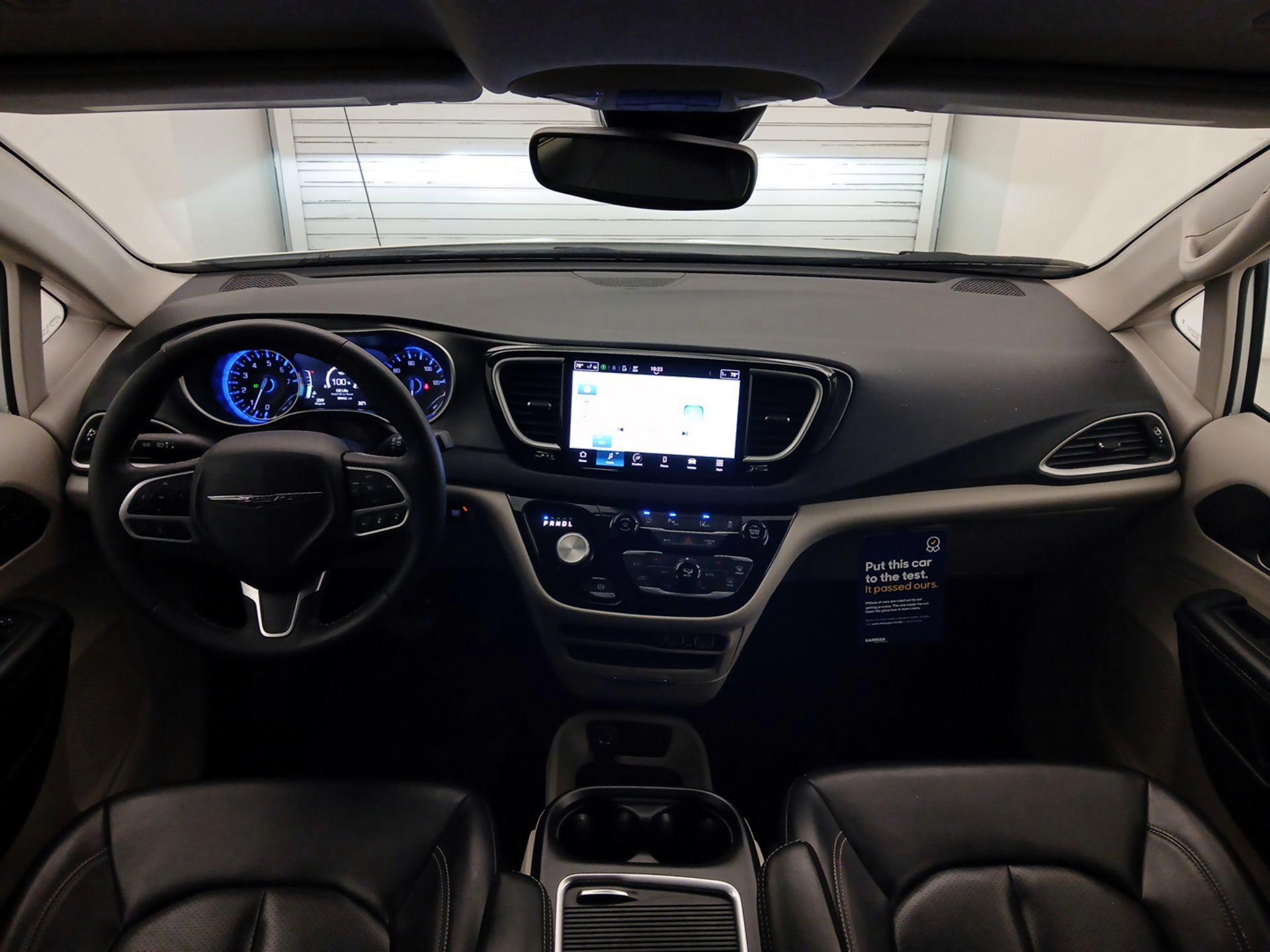 Thumbnail: 2023 Chrysler Pacifica - 9