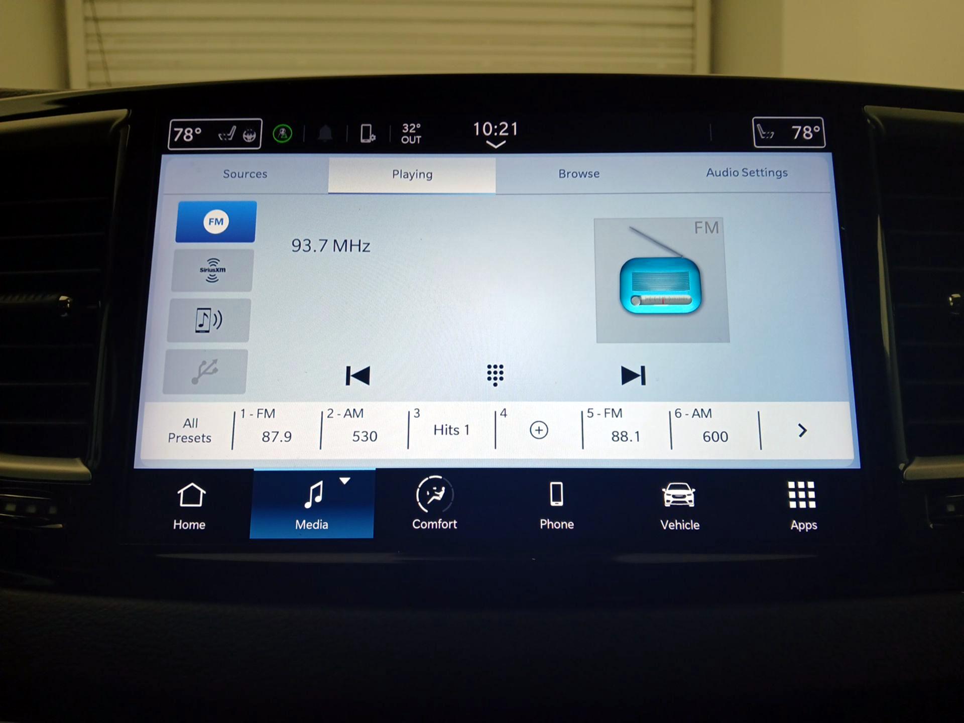 Thumbnail: 2023 Chrysler Pacifica - 15