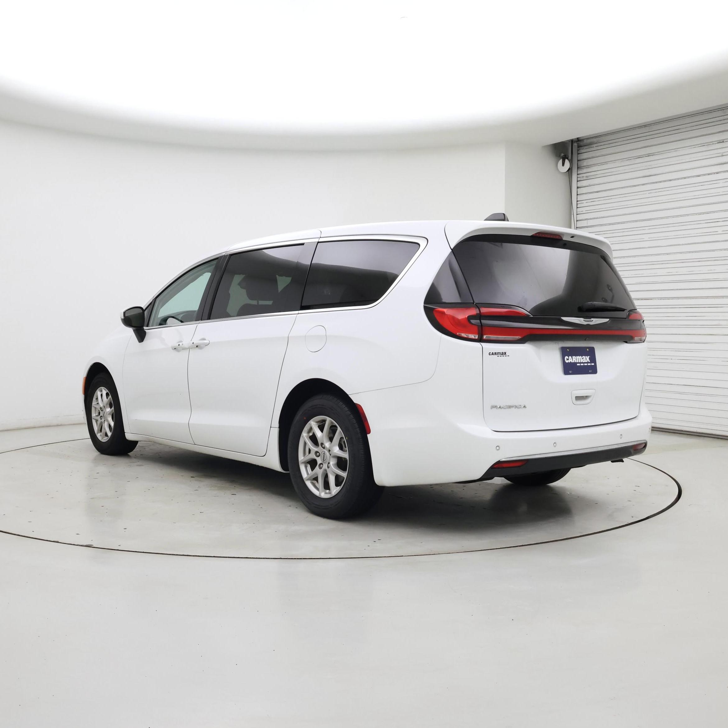 Thumbnail: 2023 Chrysler Pacifica - 2