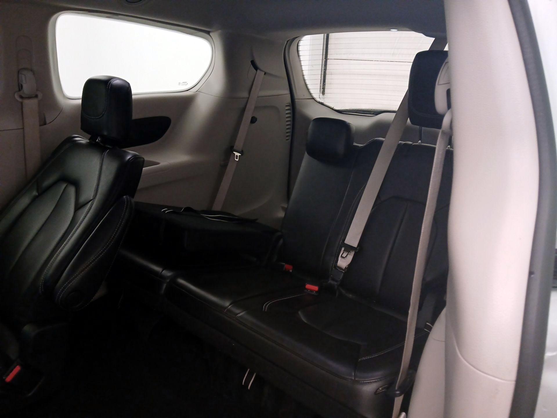 Thumbnail: 2023 Chrysler Pacifica - 20