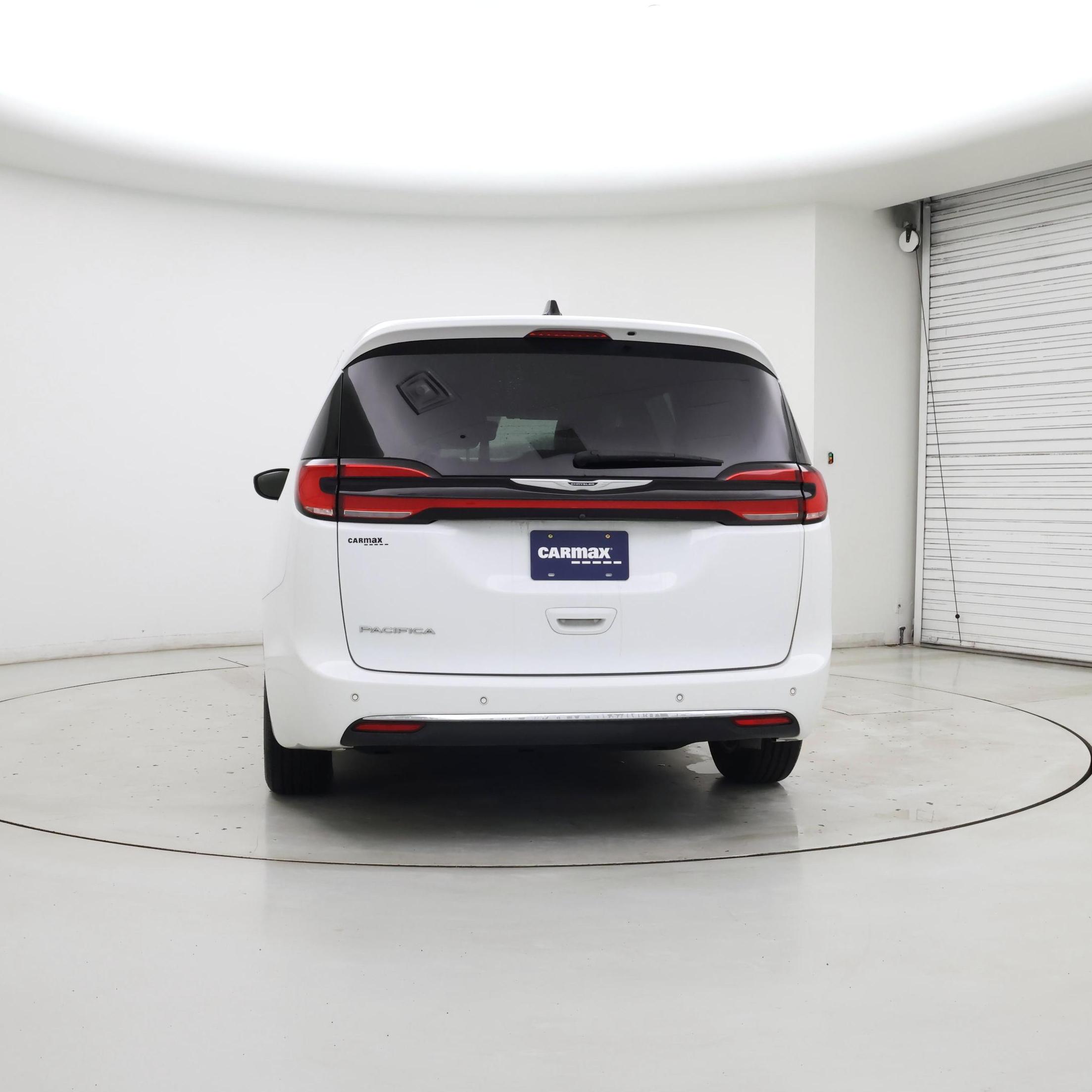 Thumbnail: 2023 Chrysler Pacifica - 6