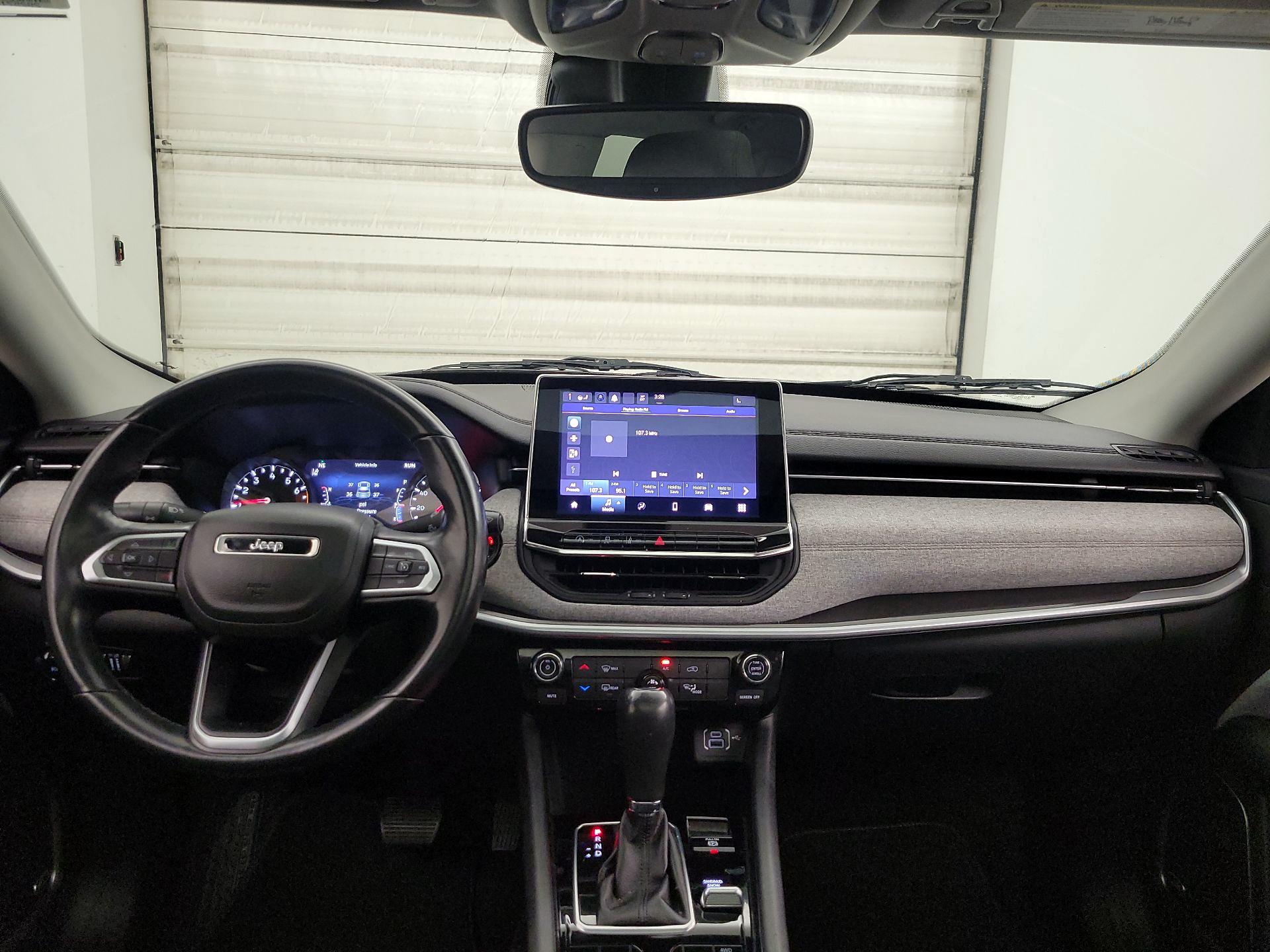 Thumbnail: 2022 Jeep Compass - 9