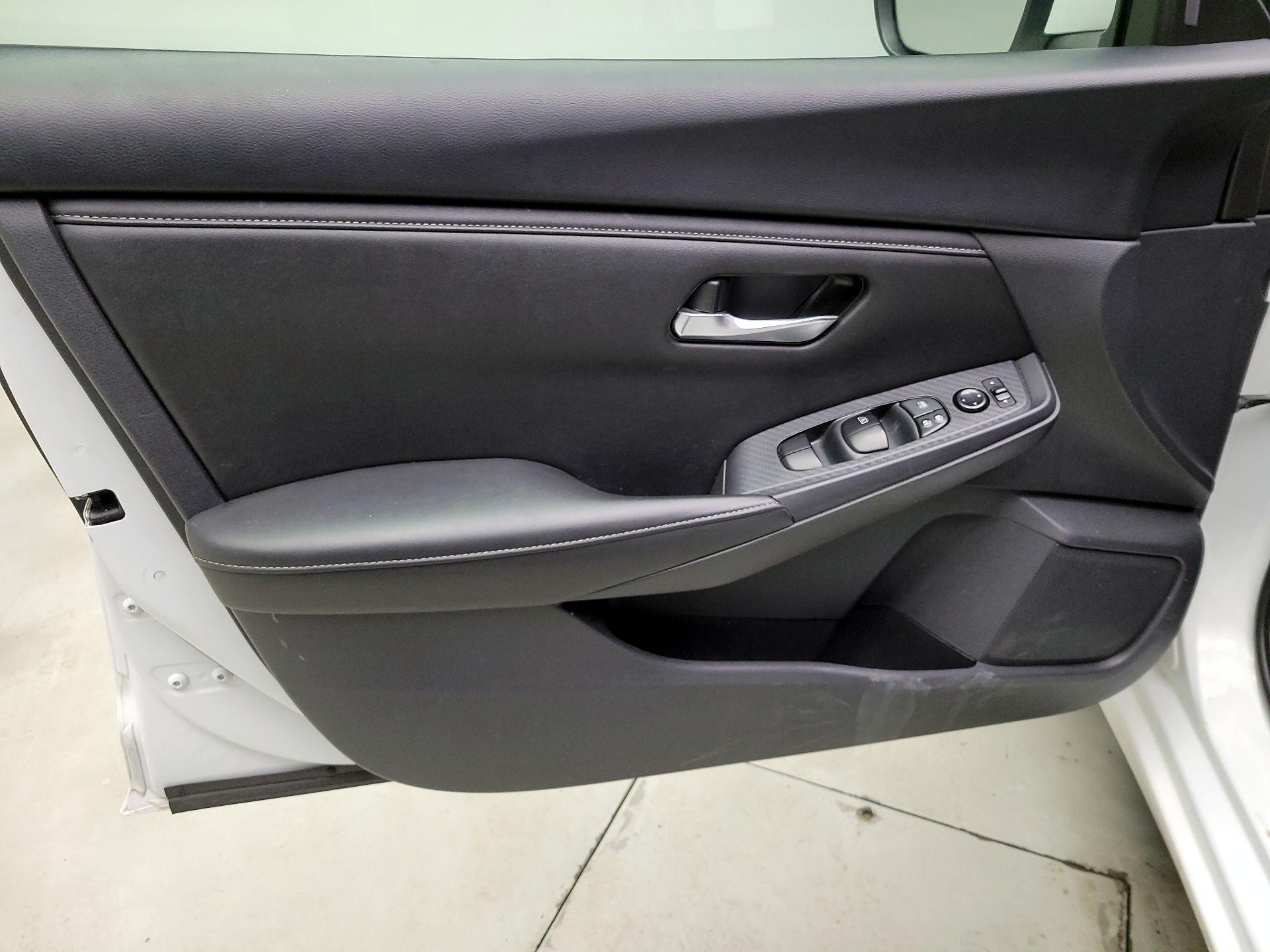 Thumbnail: 2023 Nissan Sentra - 10