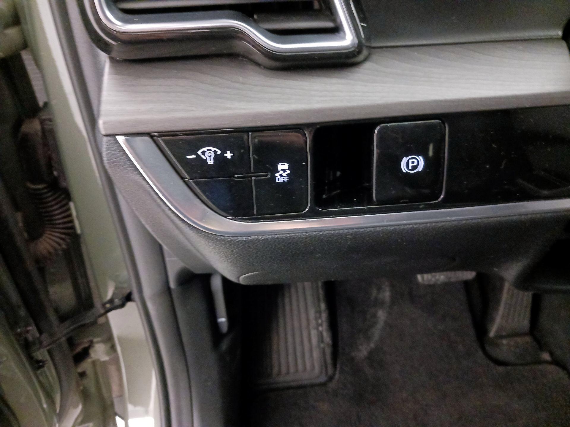 Thumbnail: 2023 Kia Sportage - 13