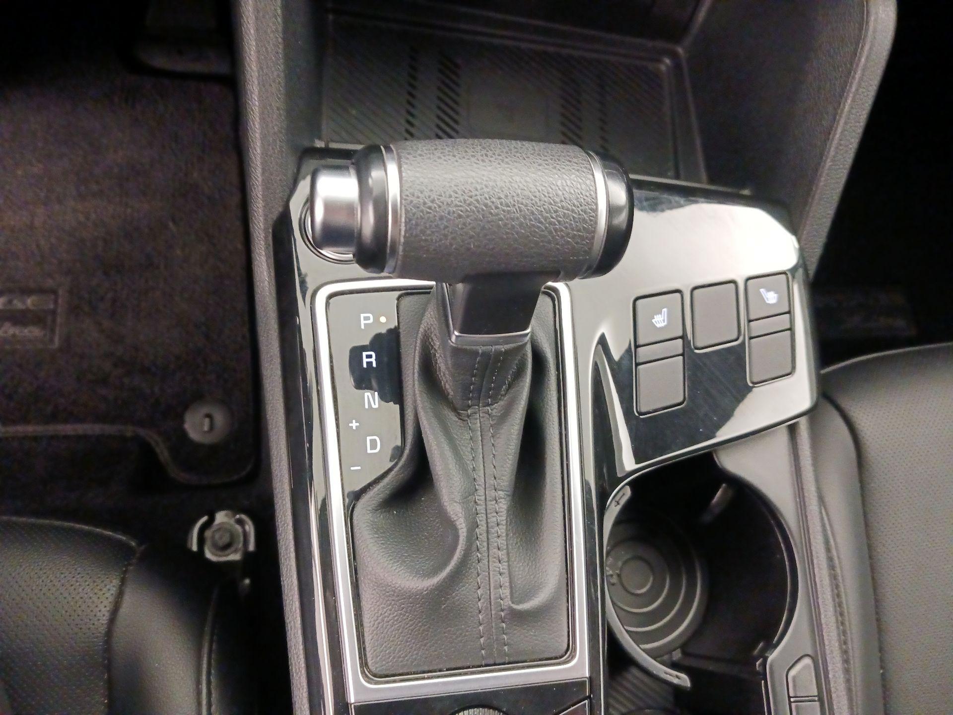 Thumbnail: 2023 Kia Sportage - 18