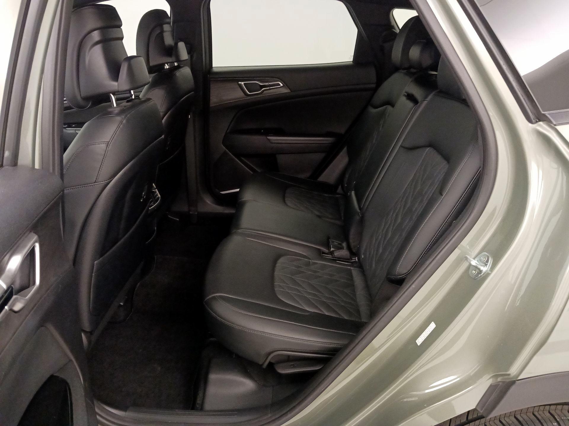 Thumbnail: 2023 Kia Sportage - 20