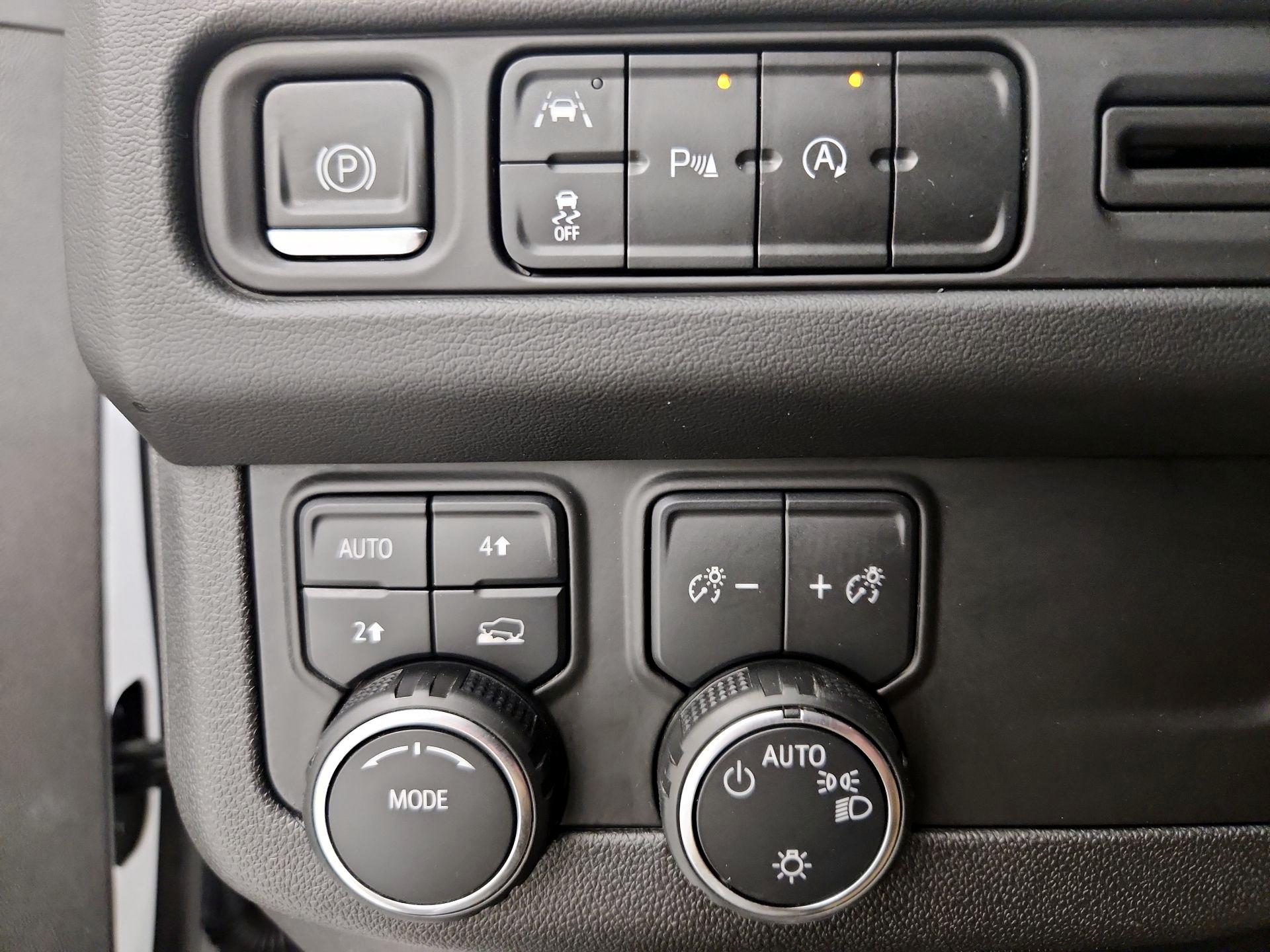 Thumbnail: 2023 Chevrolet Tahoe - 13