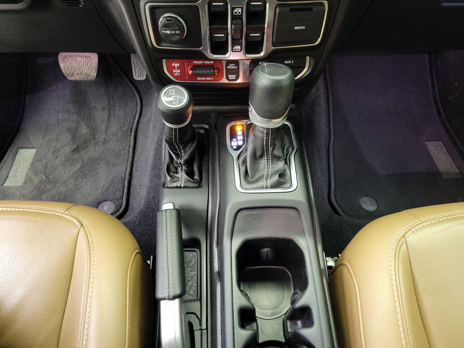 Thumbnail: 2022 Jeep Wrangler - 17