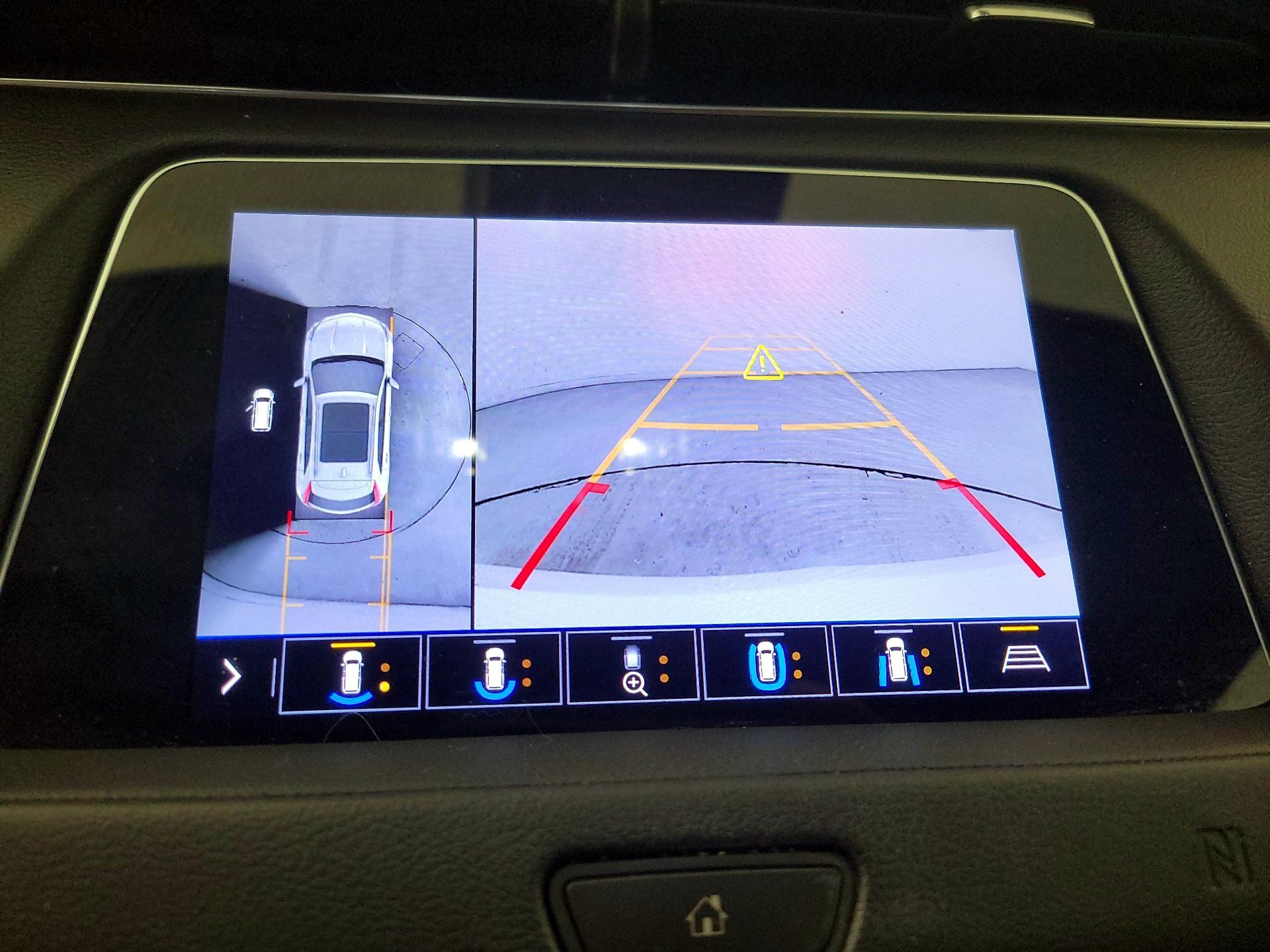 Thumbnail: 2020 Cadillac XT4 - 14