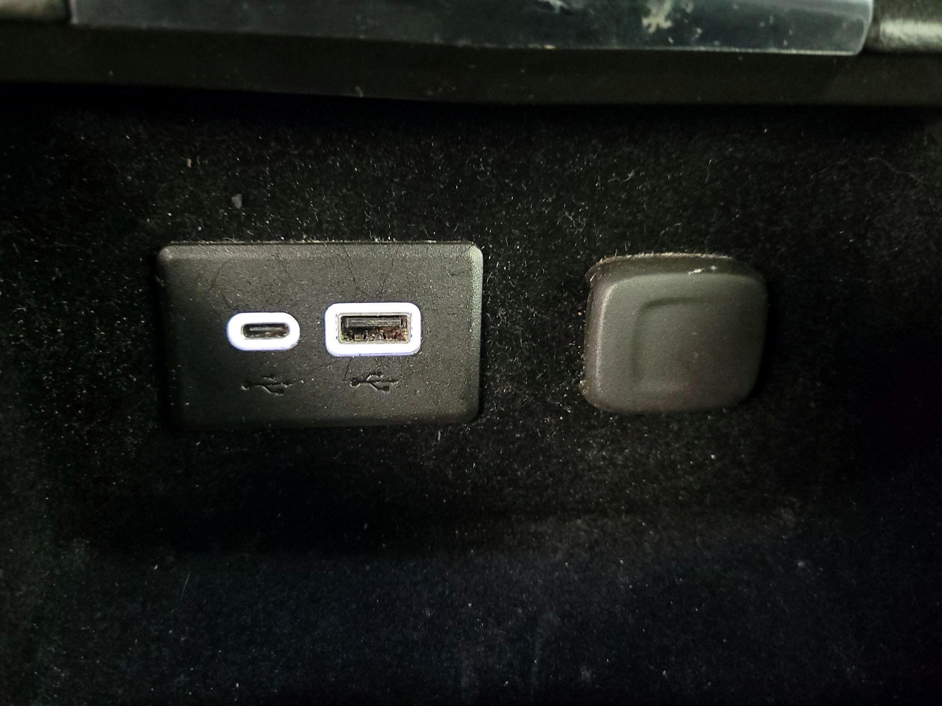 Thumbnail: 2020 Cadillac XT4 - 18