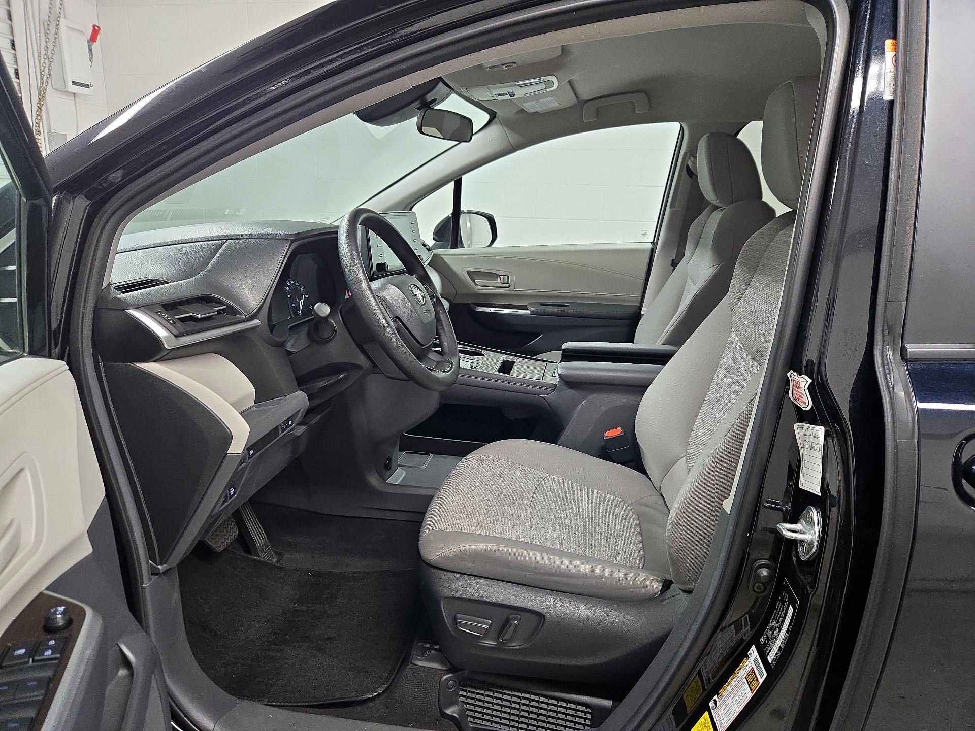 Thumbnail: 2024 Toyota Sienna - 11