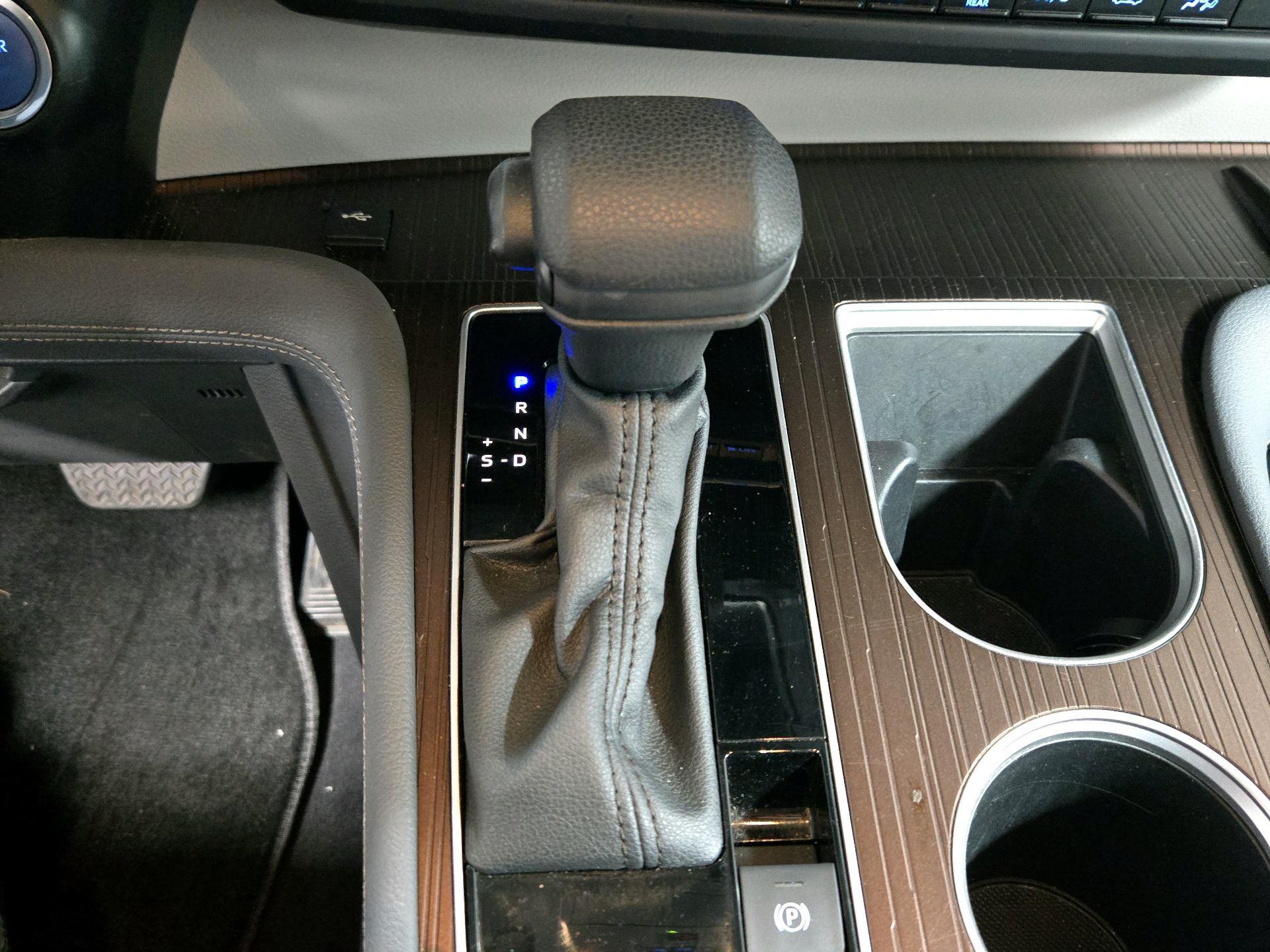 Thumbnail: 2024 Toyota Sienna - 17