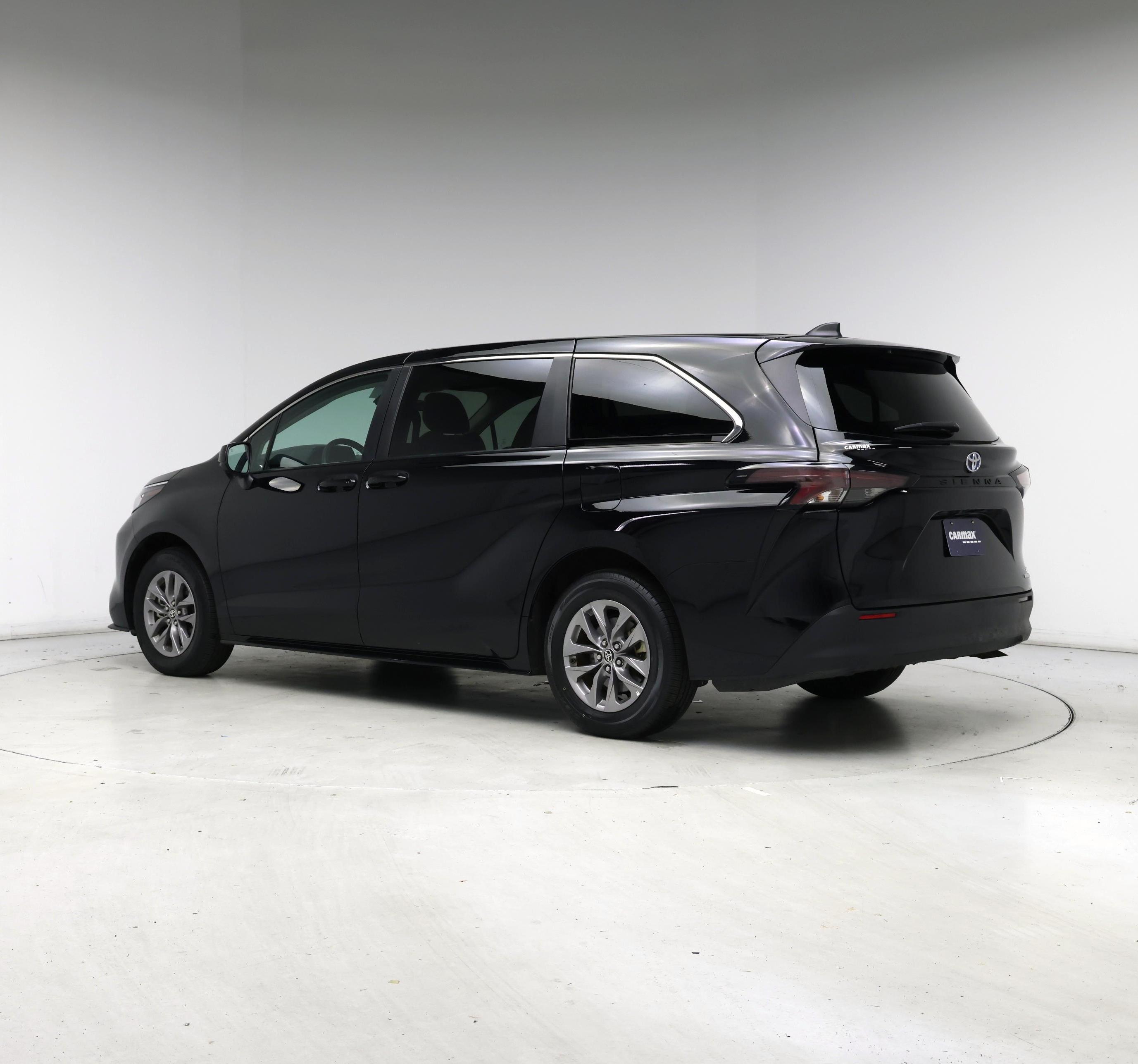 Thumbnail: 2024 Toyota Sienna - 2