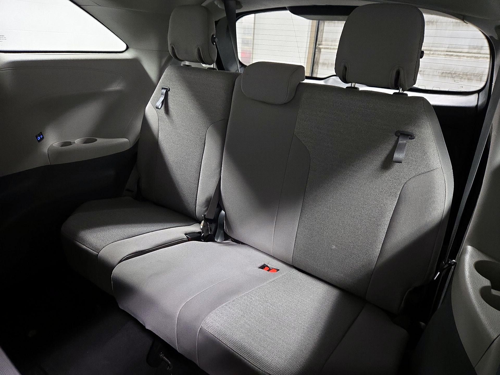 Thumbnail: 2024 Toyota Sienna - 20