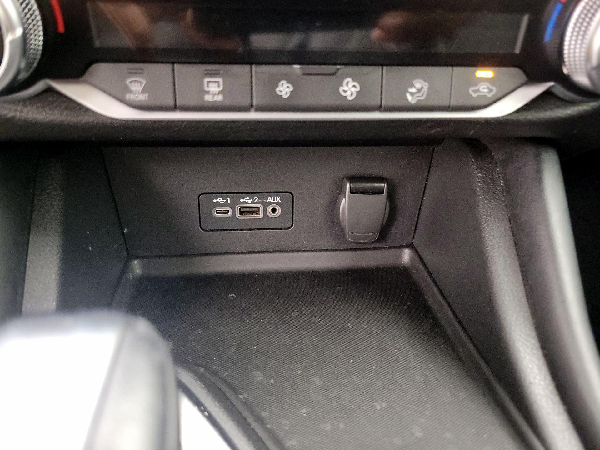 Thumbnail: 2020 Nissan Sentra - 18