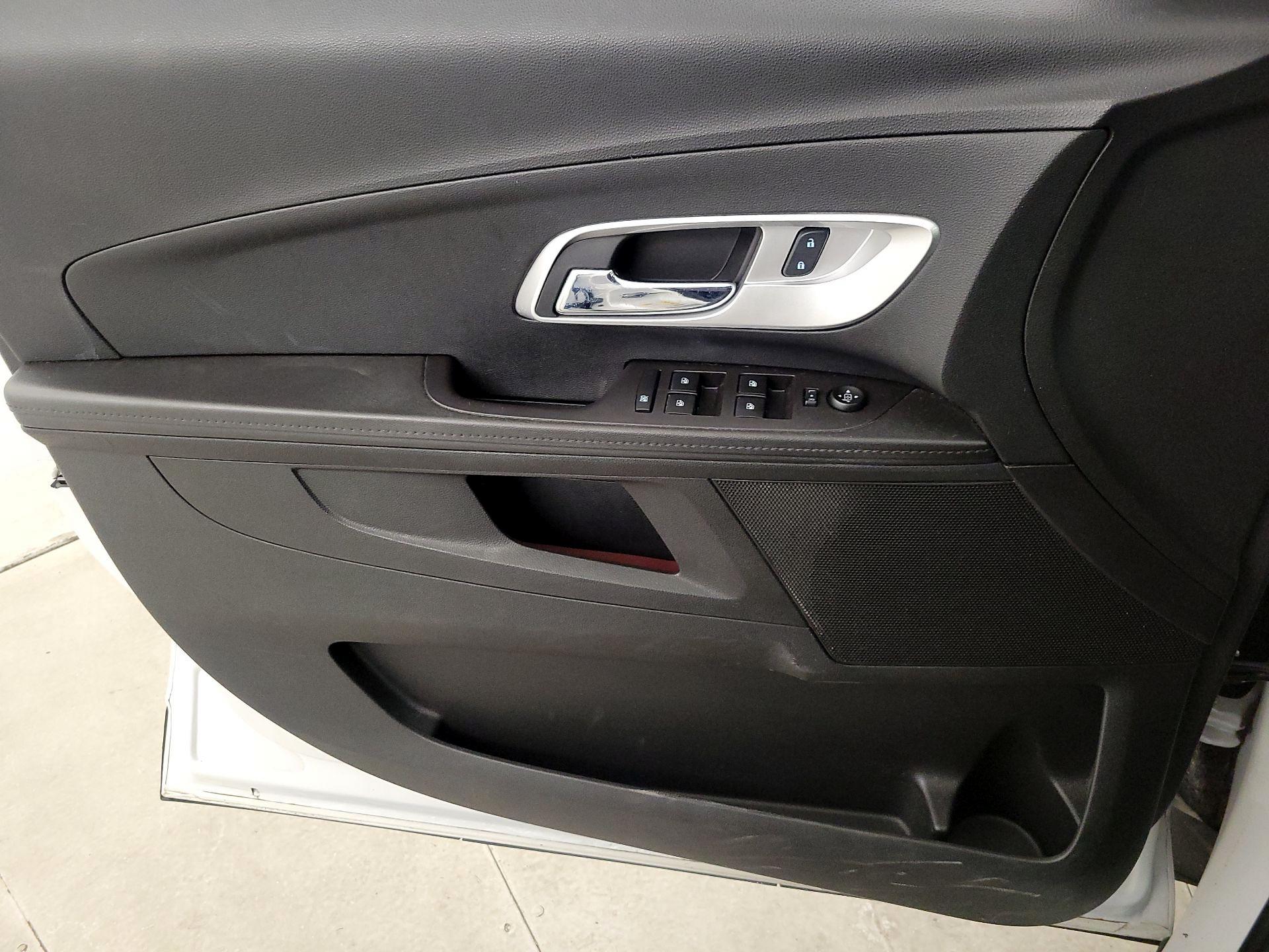 Thumbnail: 2017 Chevrolet Equinox - 12