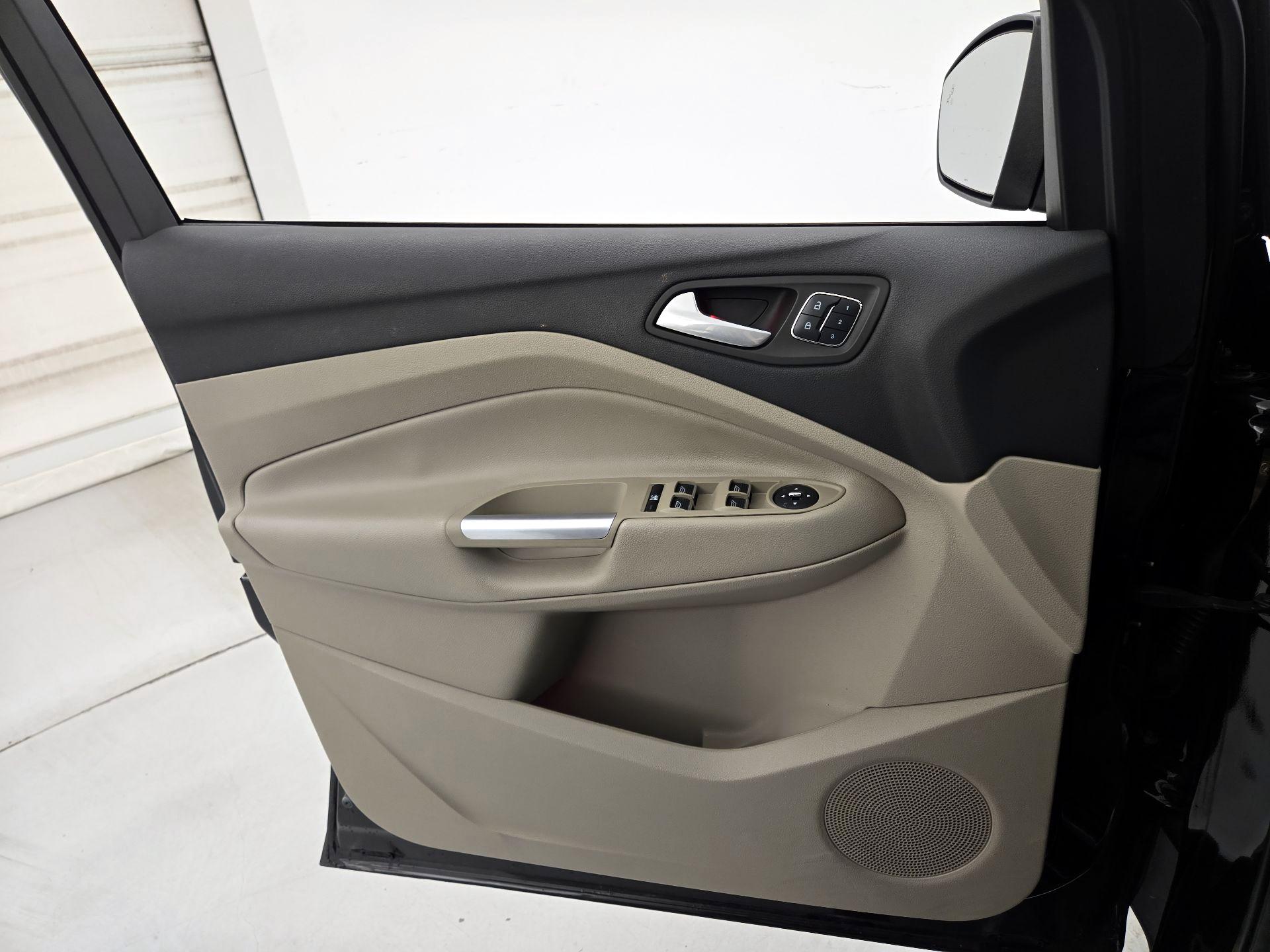 Thumbnail: 2016 Ford Escape - 12