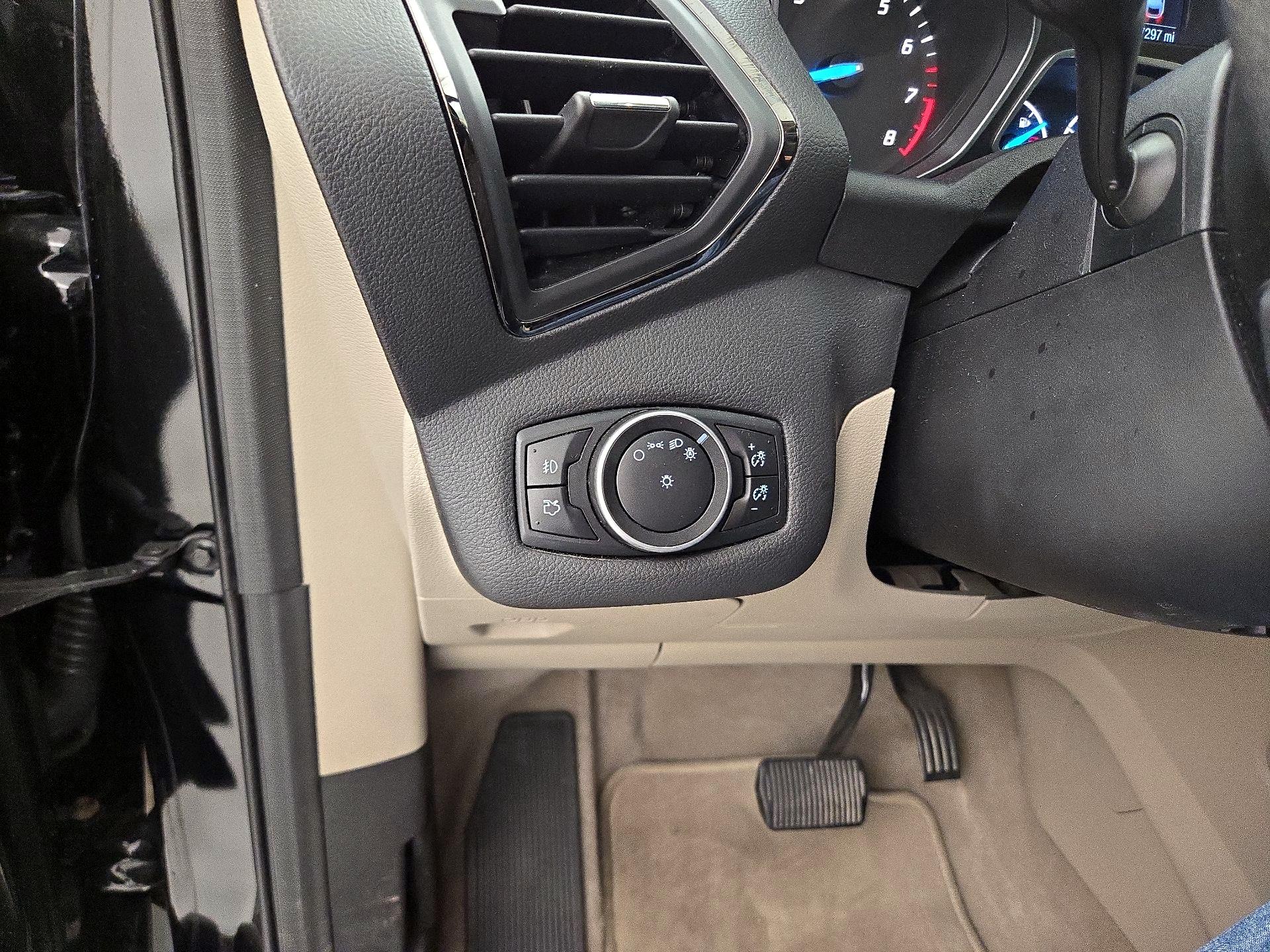 Thumbnail: 2016 Ford Escape - 13