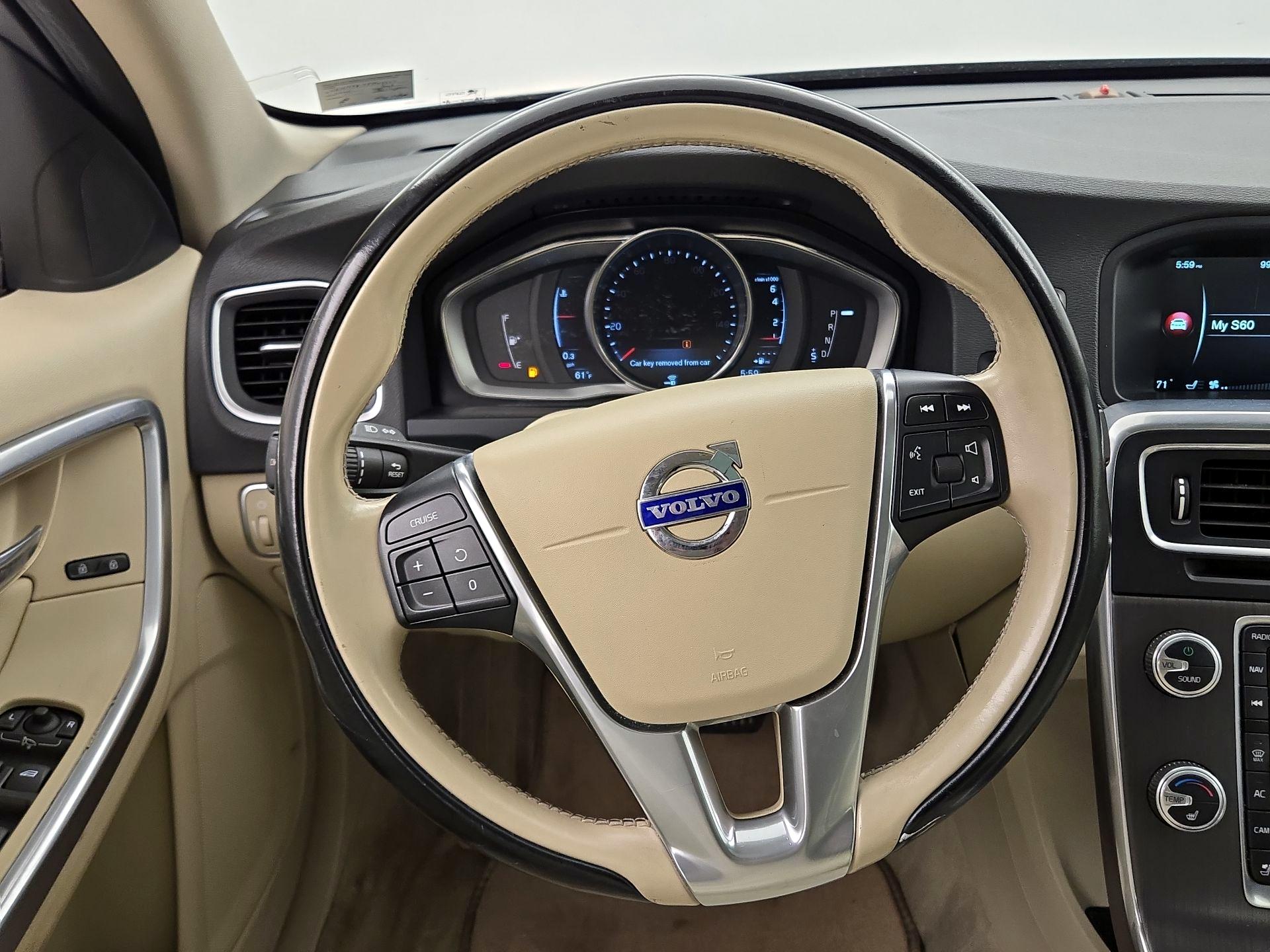 Thumbnail: 2015 Volvo S60 - 10